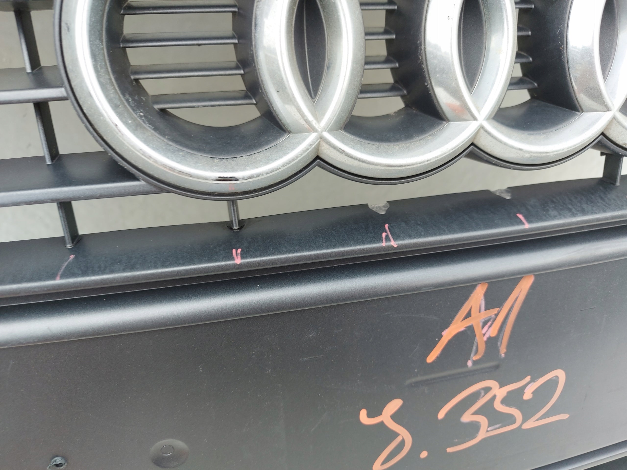 Kühlergrill Audi A1 8X0 FRONTGRILL 8x0853651ko Kühlergitter