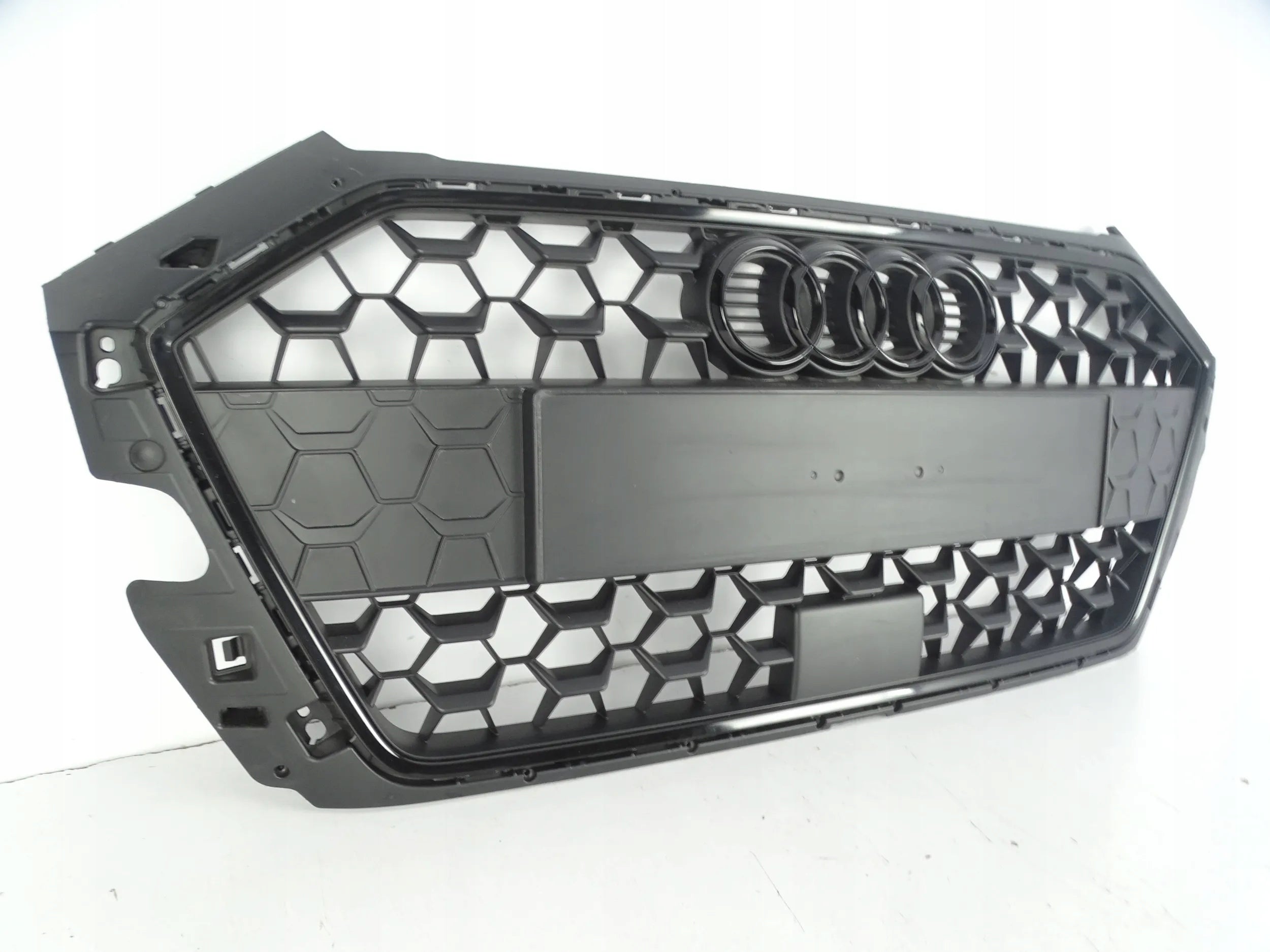 Kühlergrill Audi A1 82A FRONTGRILL 82a85365182 Kühlergitter