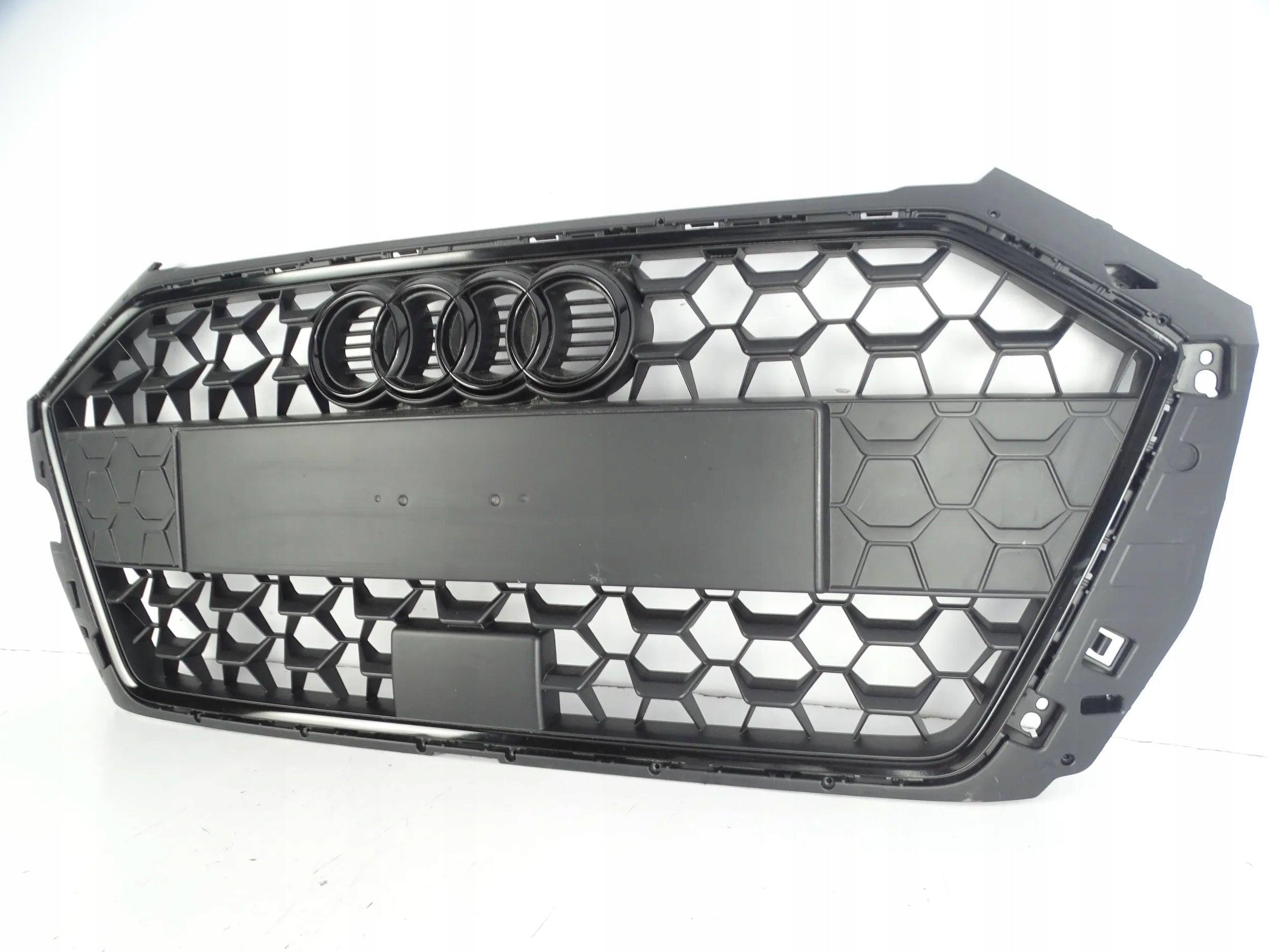 Kühlergrill Audi A1 82A FRONTGRILL 82a85365182 Kühlergitter