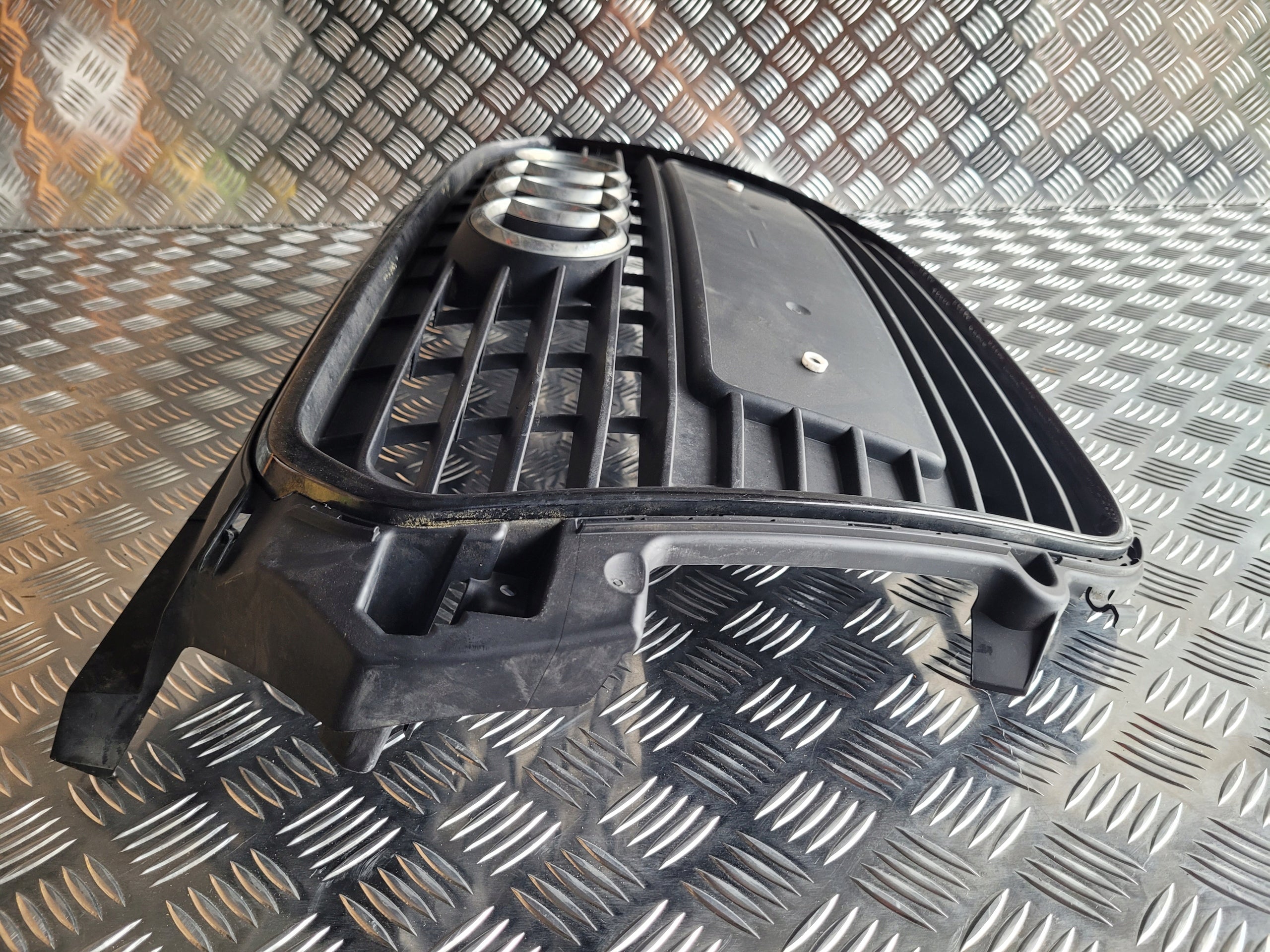 Kühlergrill Audi A1 8X FRONTGRILL Kühlergitter