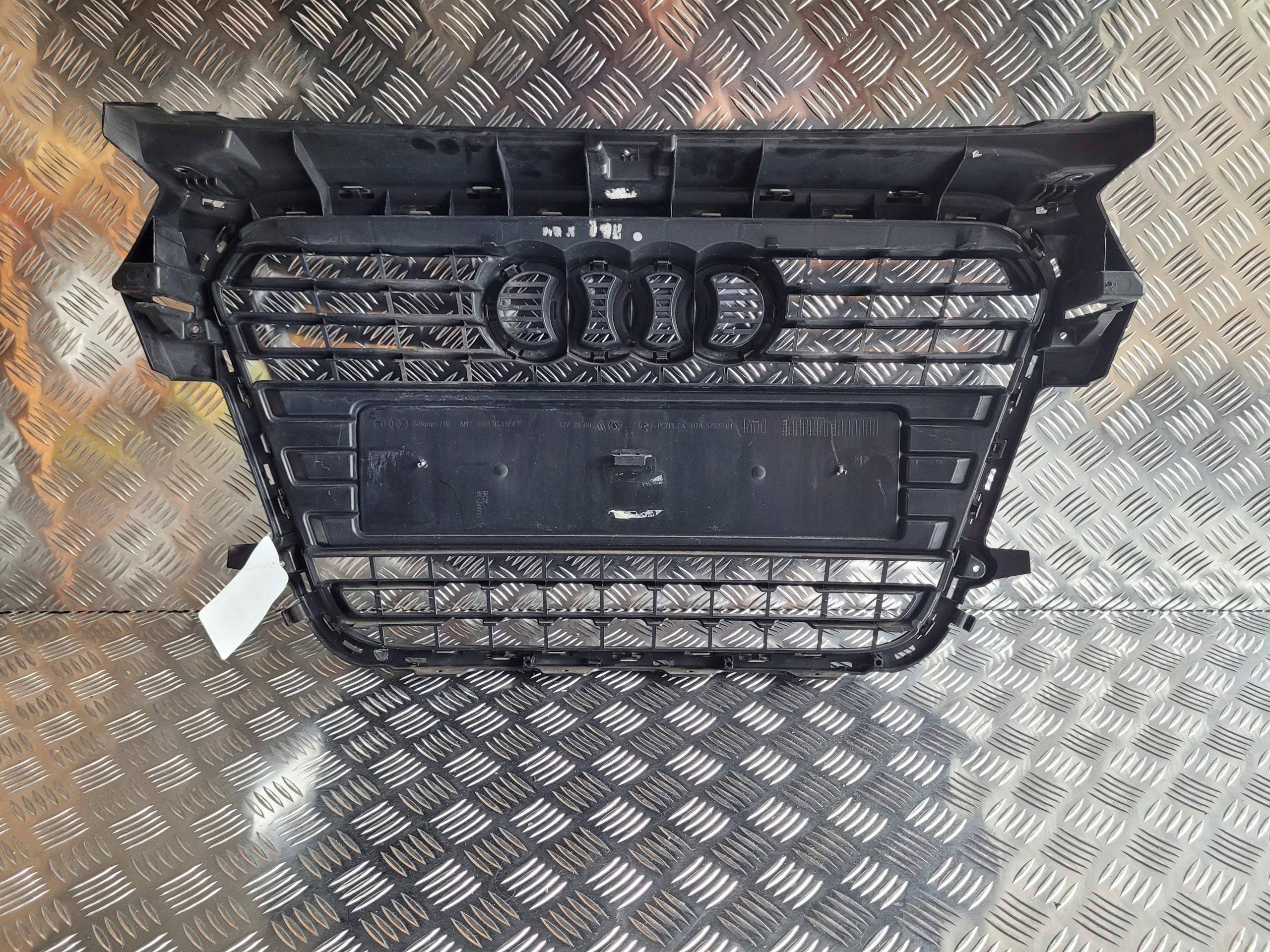 Kühlergrill Audi A1 8X FRONTGRILL Kühlergitter