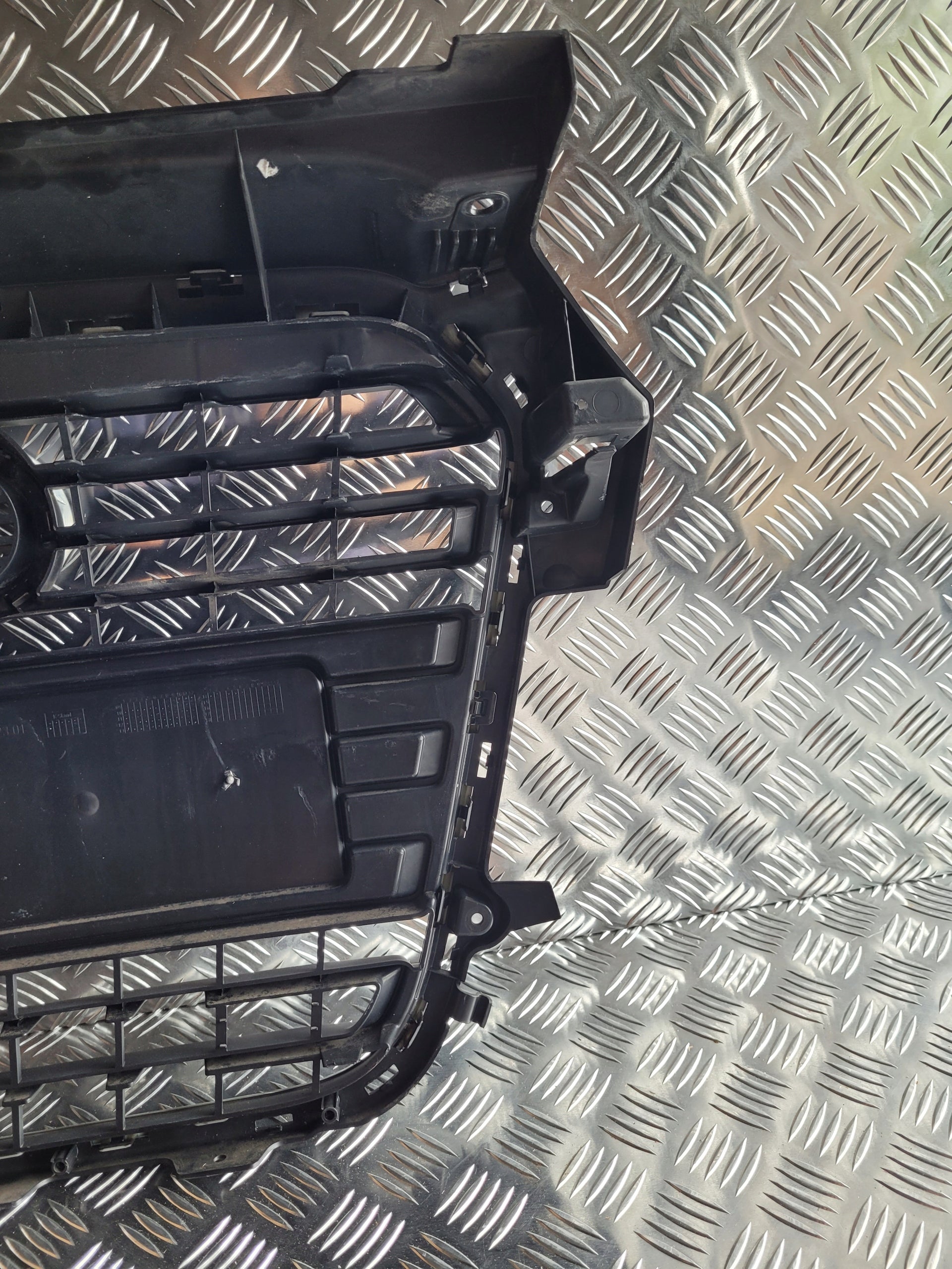 Kühlergrill Audi A1 8X FRONTGRILL Kühlergitter