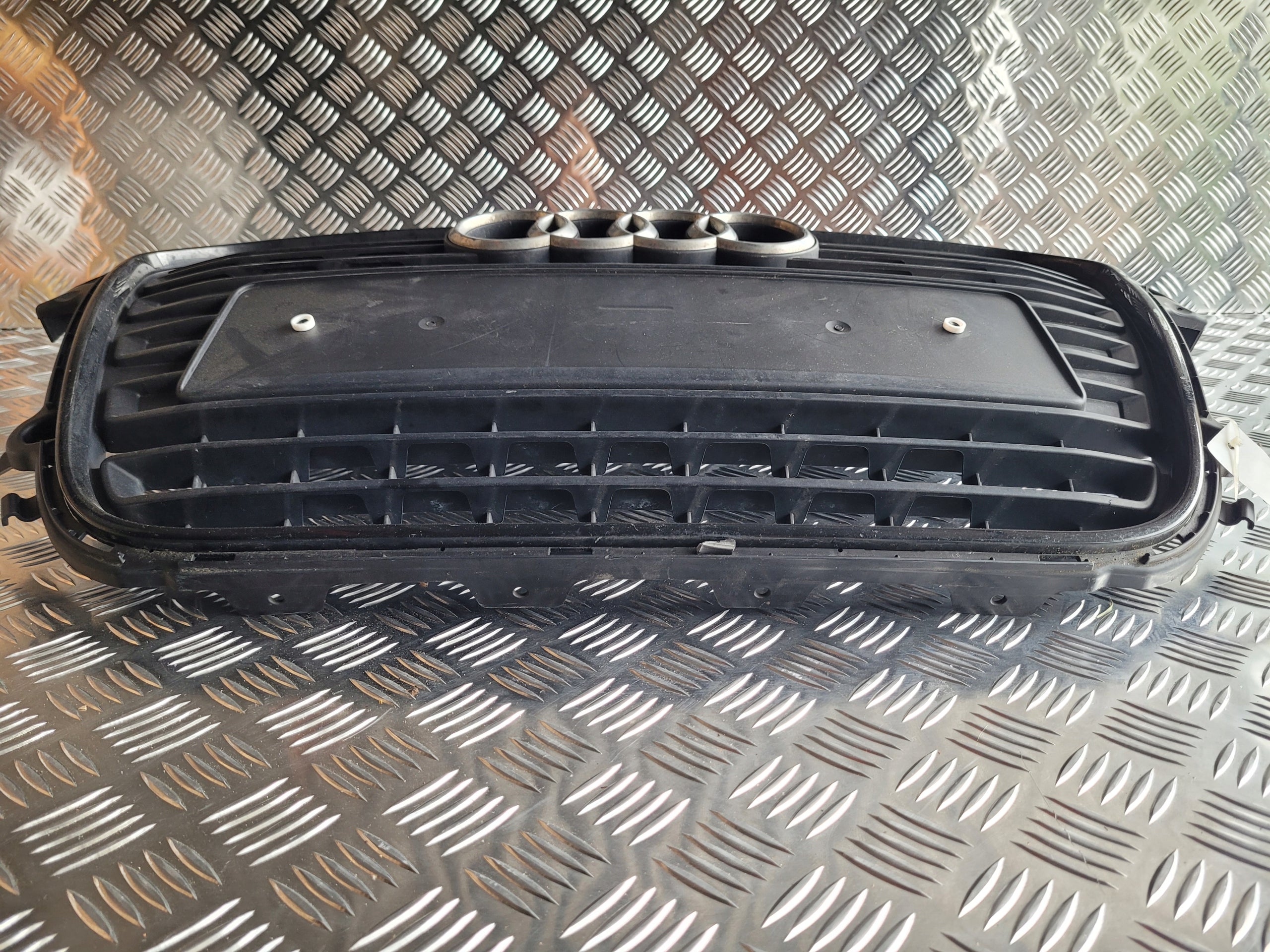 Kühlergrill Audi A1 8X FRONTGRILL Kühlergitter