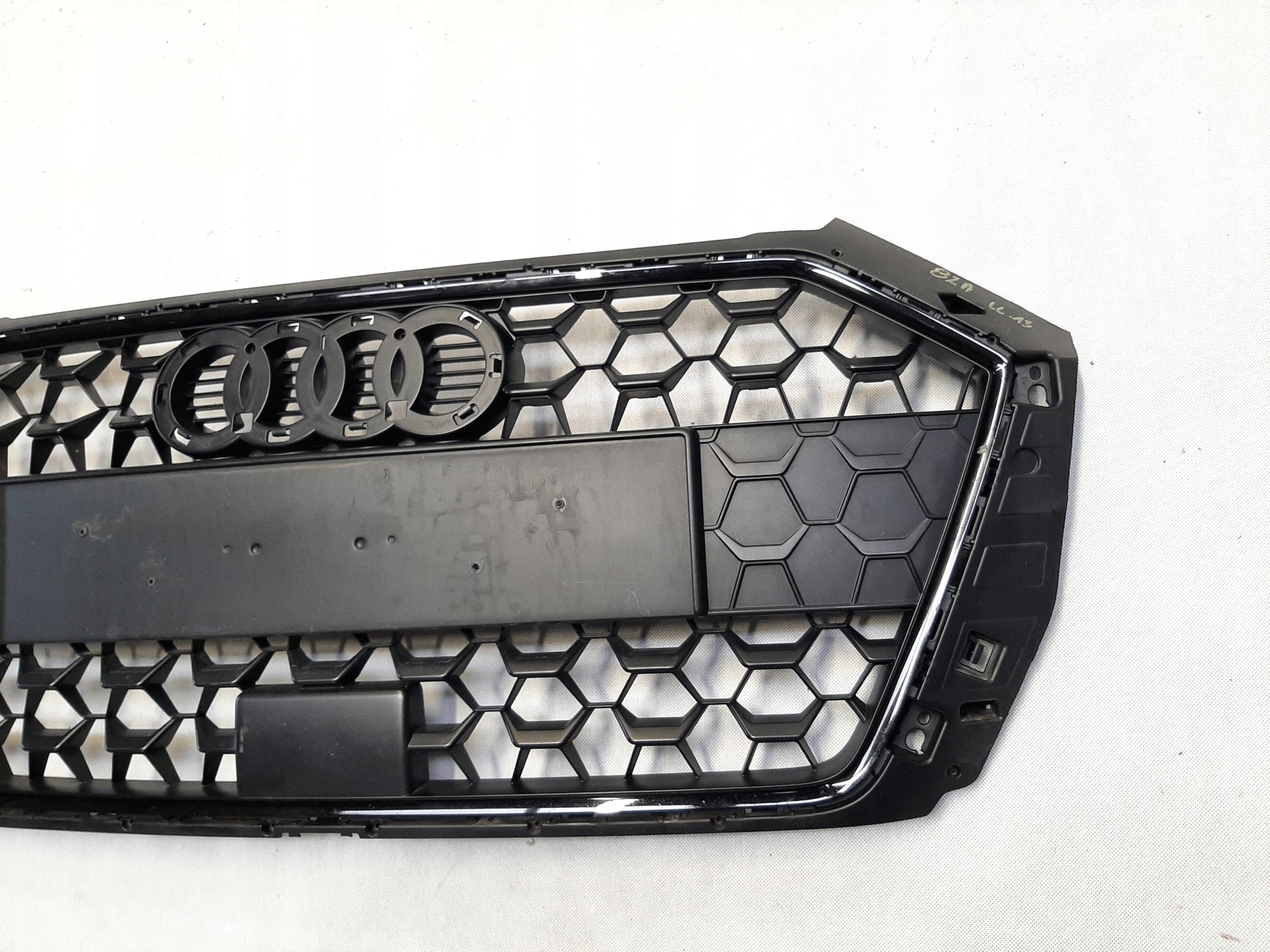 Kühlergrill Audi A8 A1 FRONTGRILL 82A853651B Kühlergitter