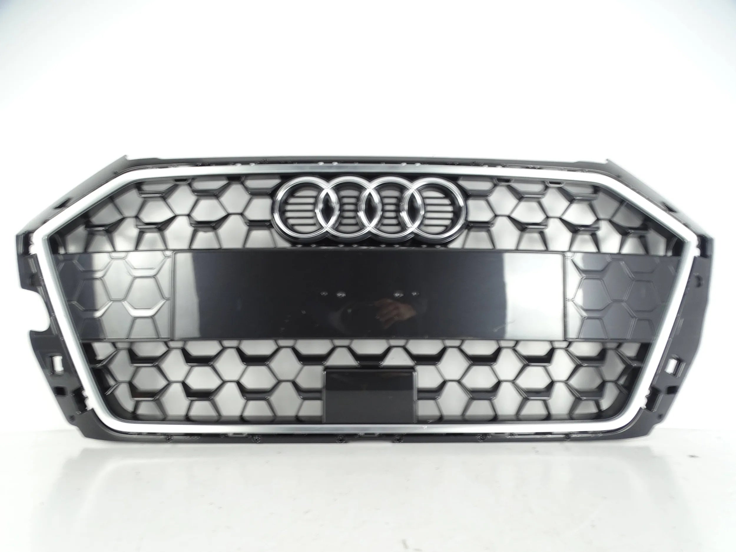 Kühlergrill Audi A8 A1 82A FRONTGRILL 82A853653B8 Kühlergitter