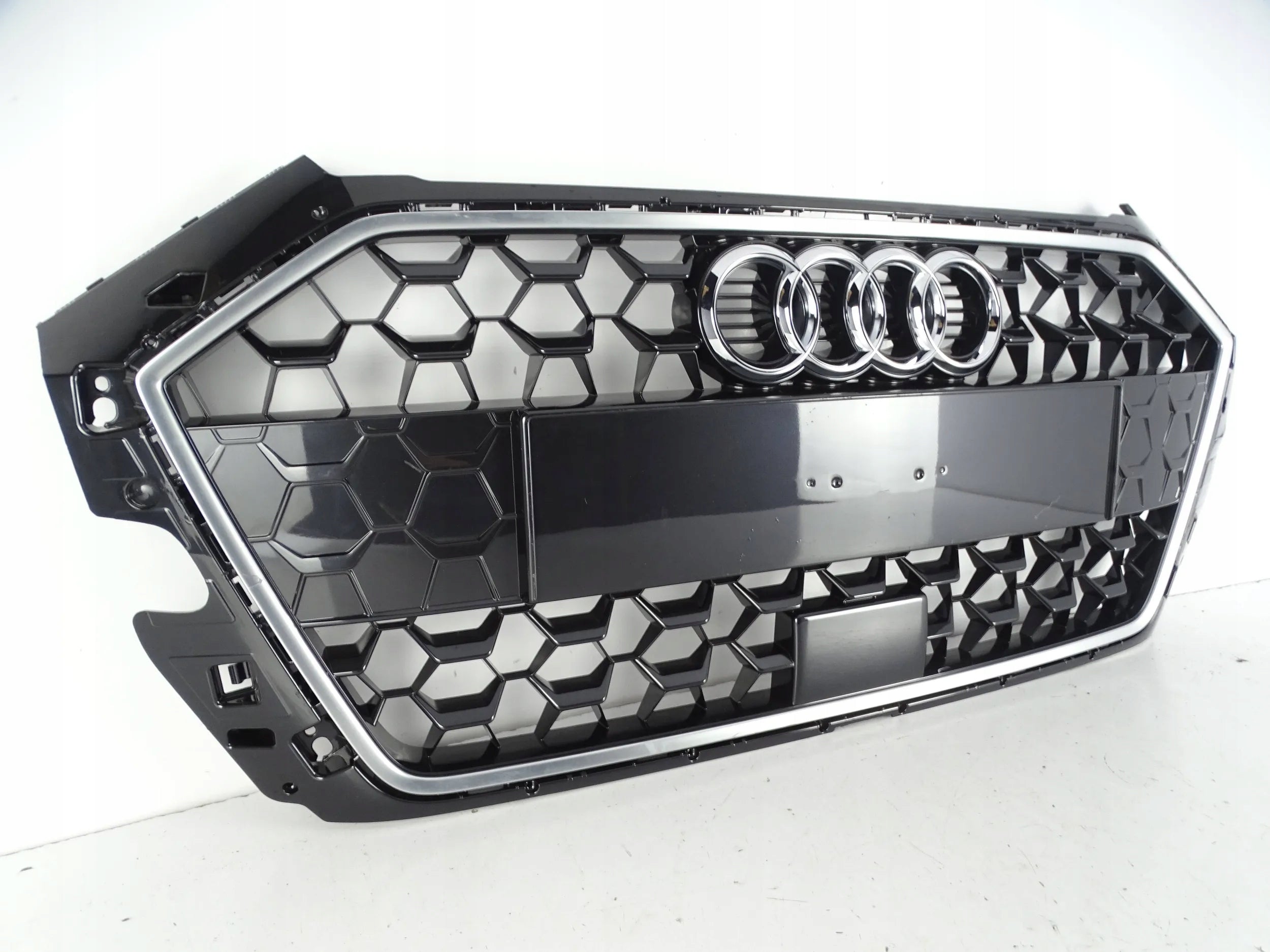 Kühlergrill Audi A8 A1 82A FRONTGRILL 82A853653B8 Kühlergitter