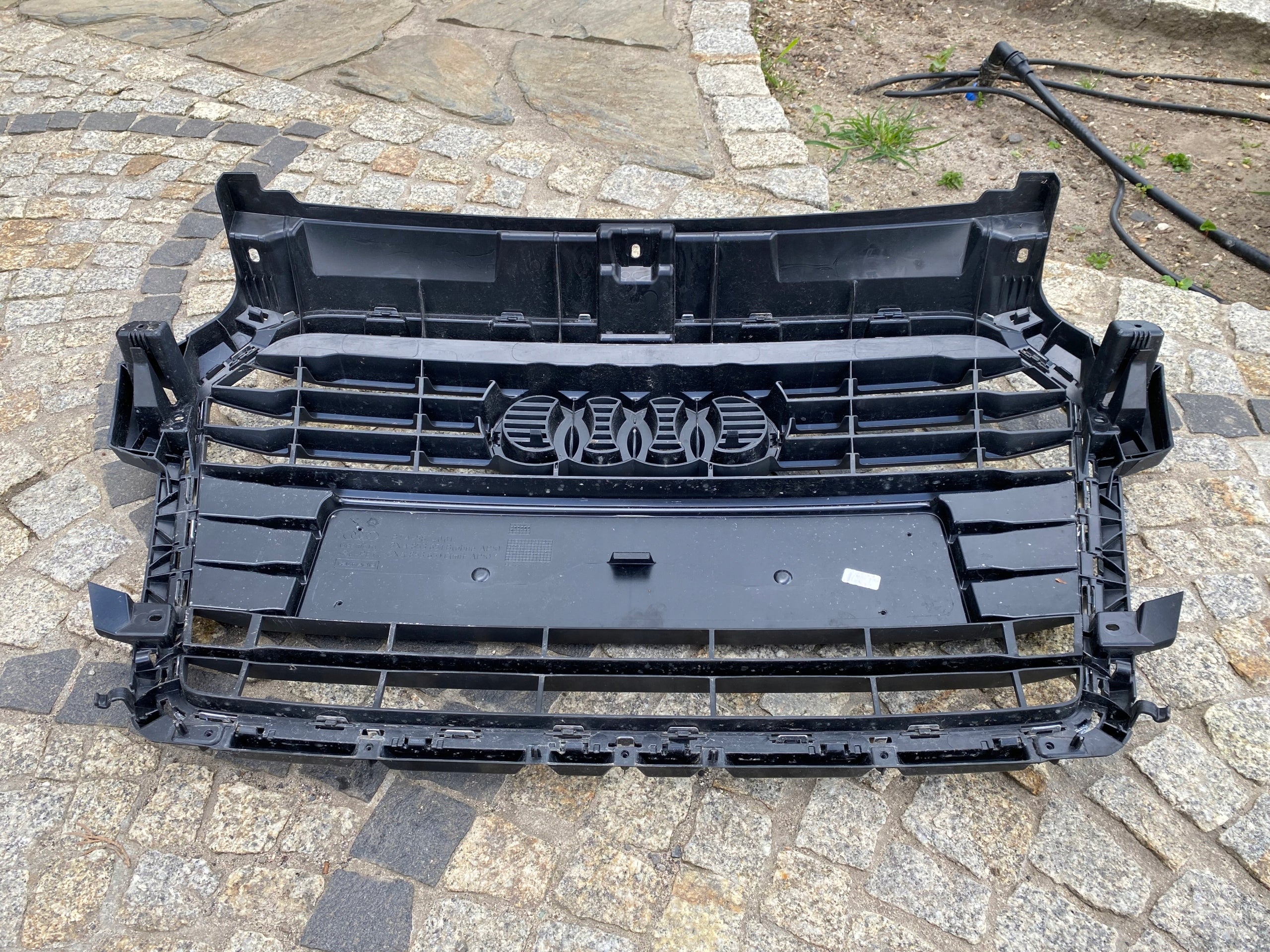 Kühlergrill Audi A1 8XA A8 FRONTGRILL 8XA853651Ba Kühlergitter