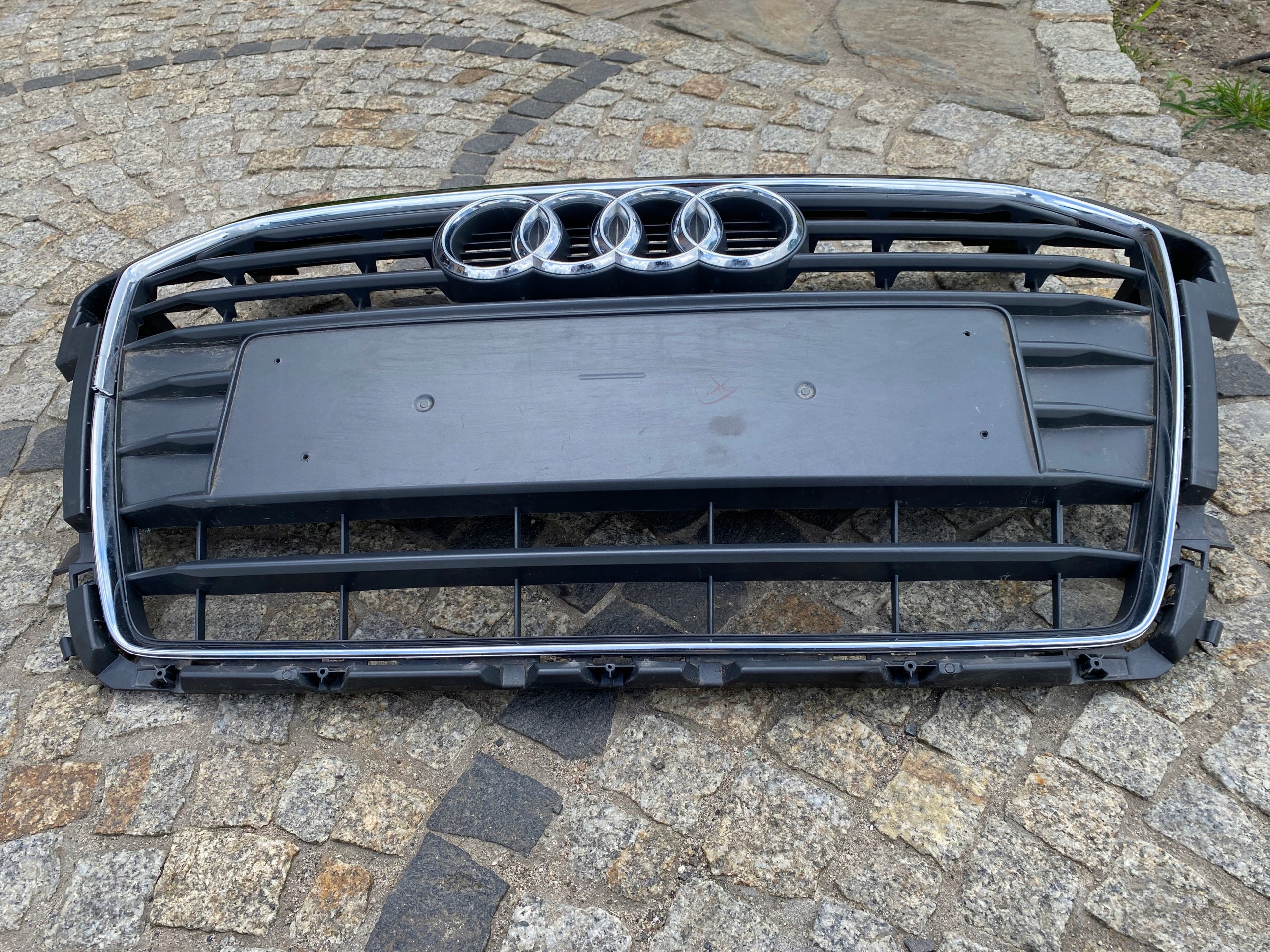 Kühlergrill Audi A1 8XA A8 FRONTGRILL 8XA853651Ba Kühlergitter