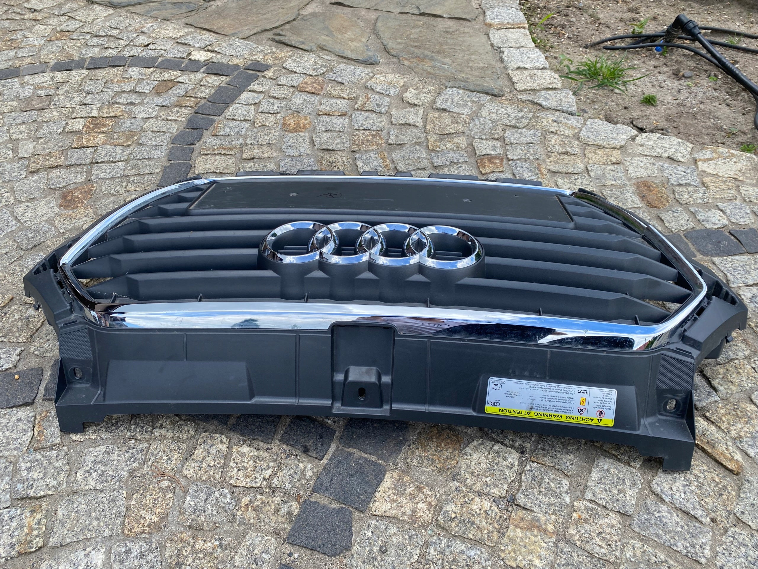 Kühlergrill Audi A1 8XA A8 FRONTGRILL 8XA853651Ba Kühlergitter