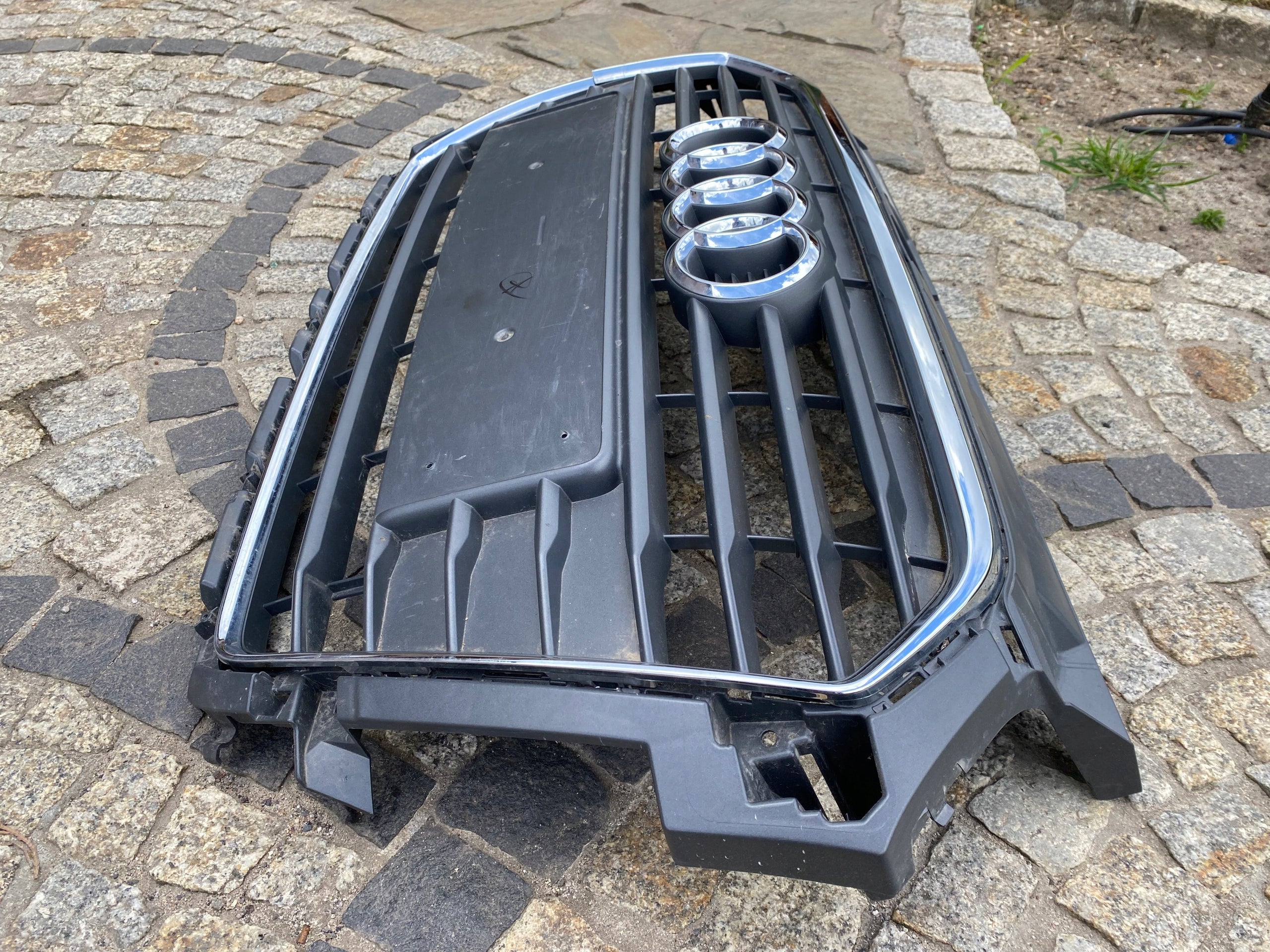 Kühlergrill Audi A1 8XA A8 FRONTGRILL 8XA853651Ba Kühlergitter