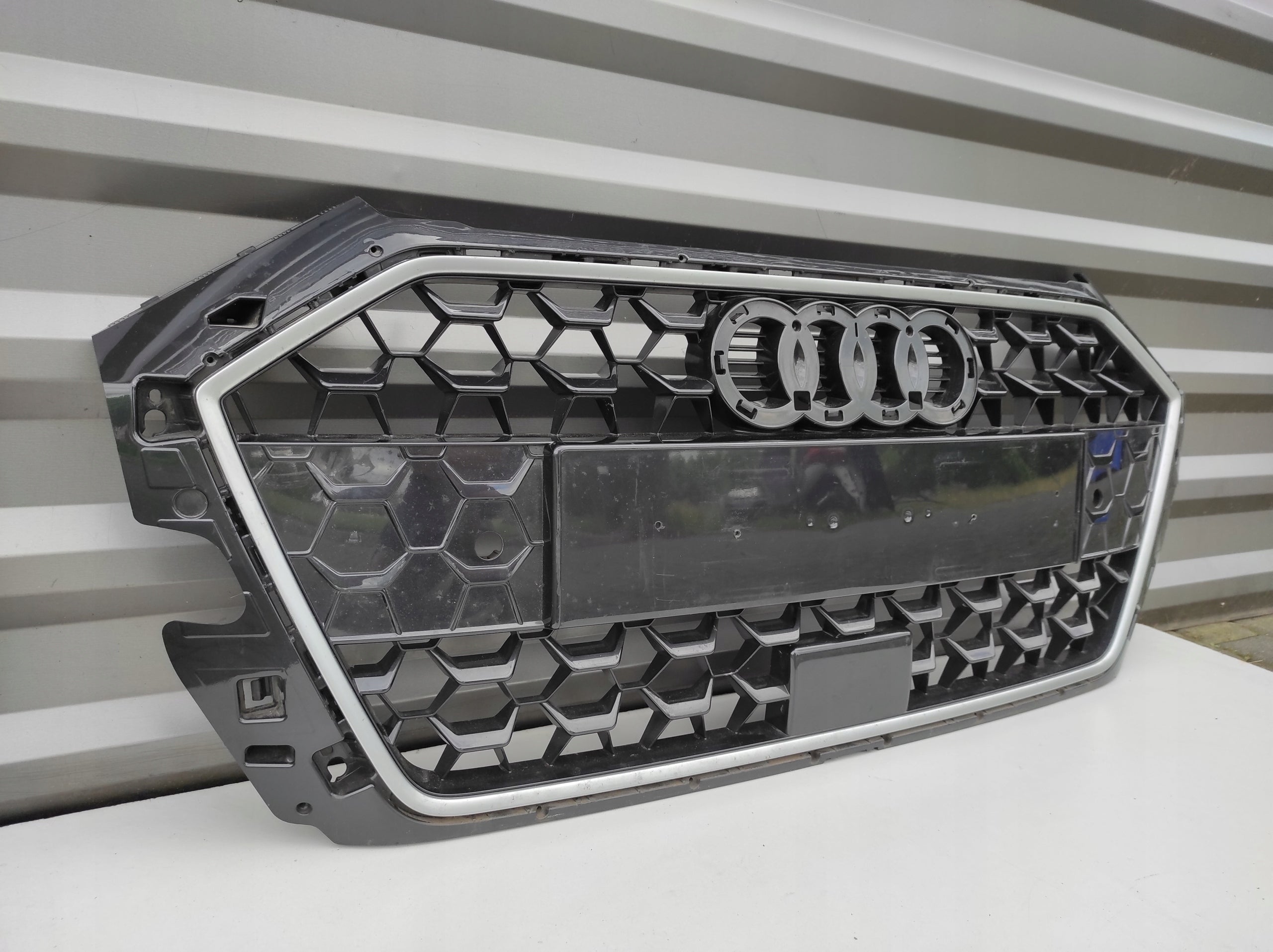 Kühlergrill Audi A8 A1 82A FRONTGRILL 82A853651AT Kühlergitter