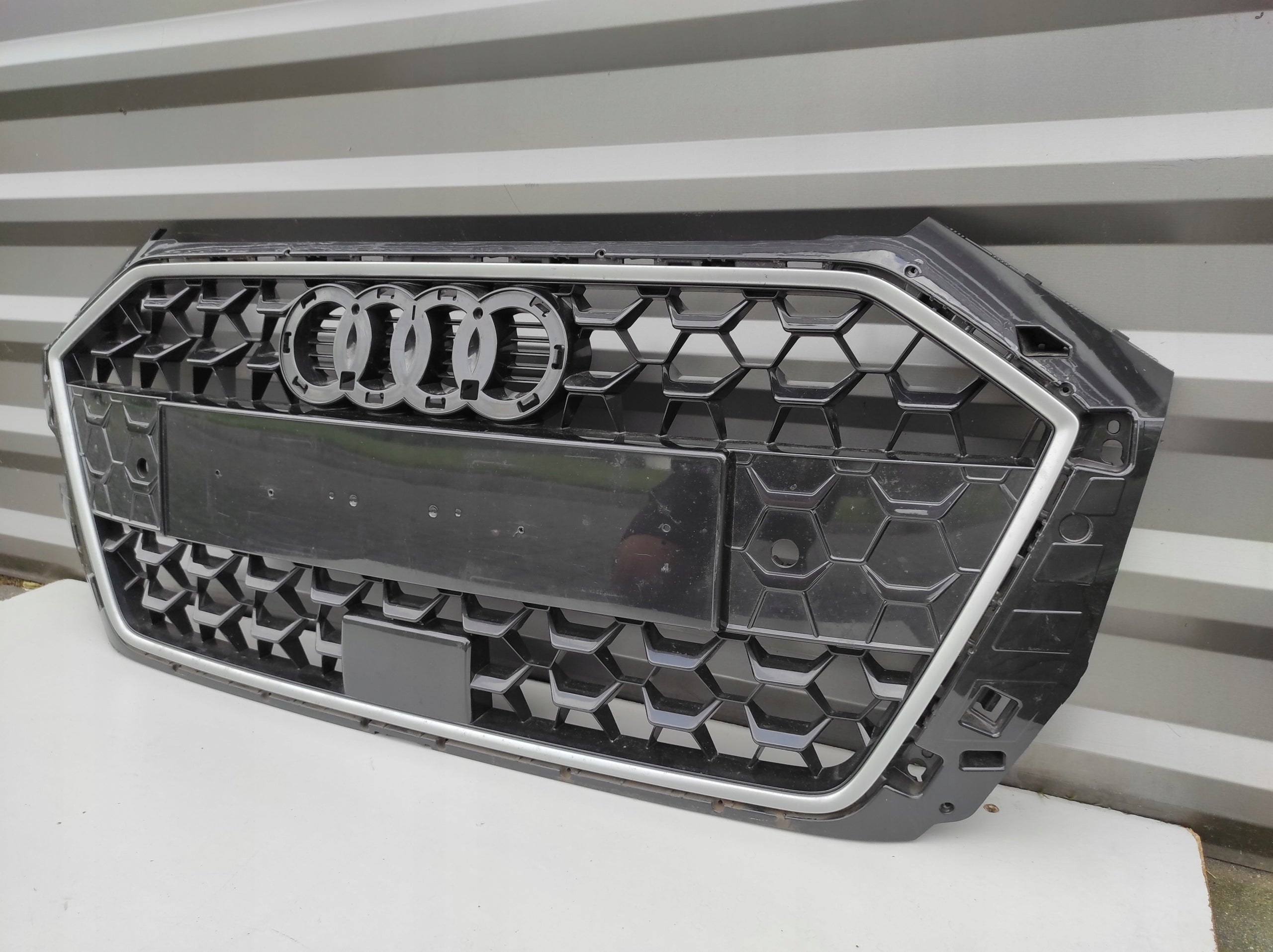 Kühlergrill Audi A8 A1 82A FRONTGRILL 82A853651AT Kühlergitter