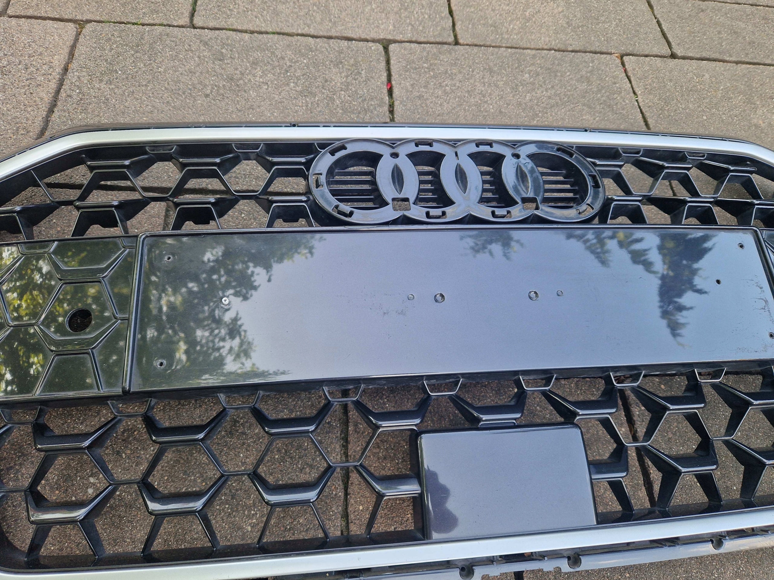 Kühlergrill Audi A1 82A A8 FRONTGRILL 82A853651BA Kühlergitter