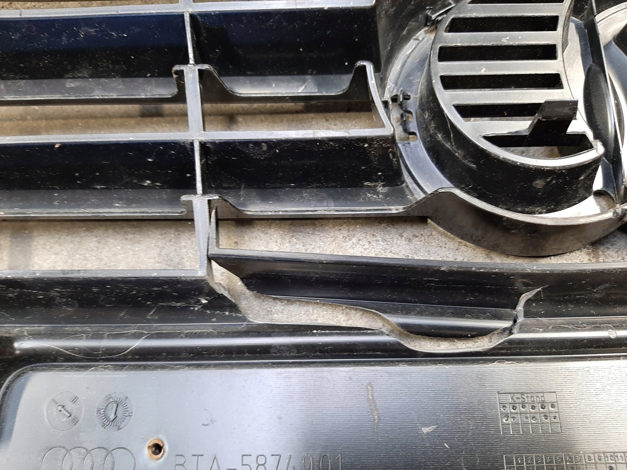 Kühlergrill Audi A1 A8 FRONTGRILL 8XA853651C Kühlergitter