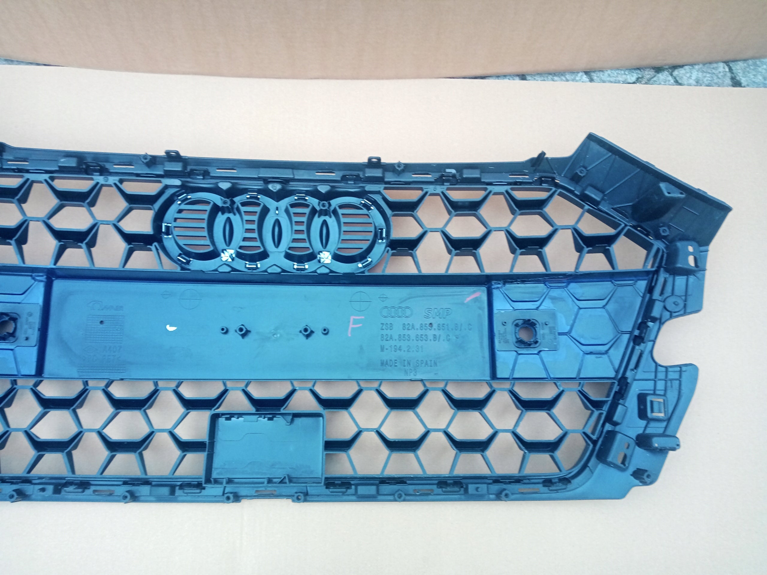 Kühlergrill Audi A8 A1 82A FRONTGRILL 82A853651B Kühlergitter