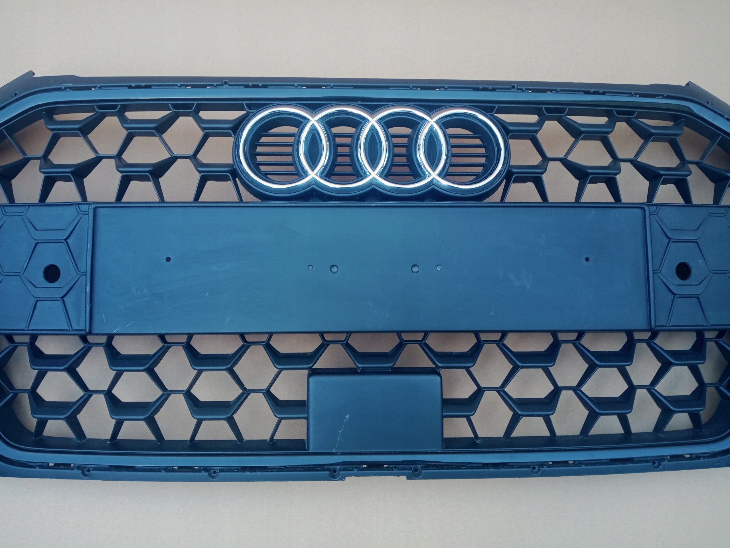 Kühlergrill Audi A8 A1 82A FRONTGRILL 82A853651B Kühlergitter