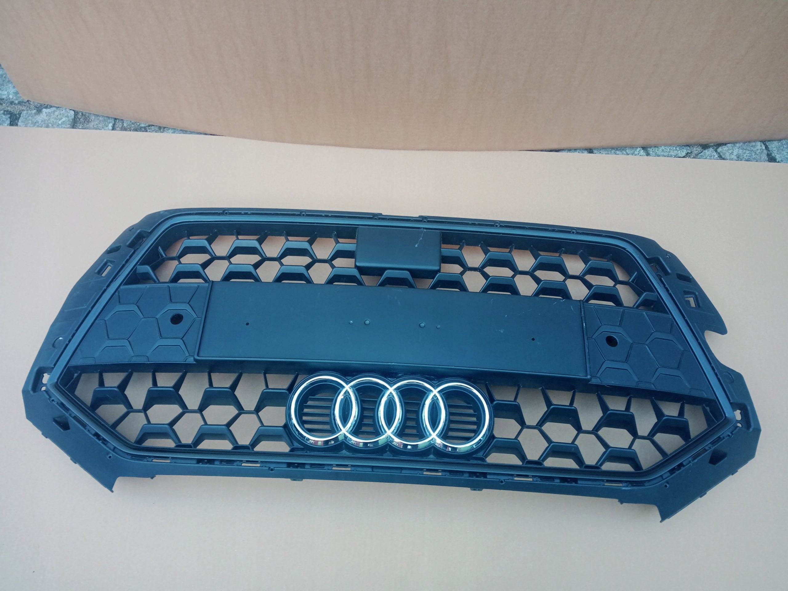 Kühlergrill Audi A8 A1 82A FRONTGRILL 82A853651B Kühlergitter