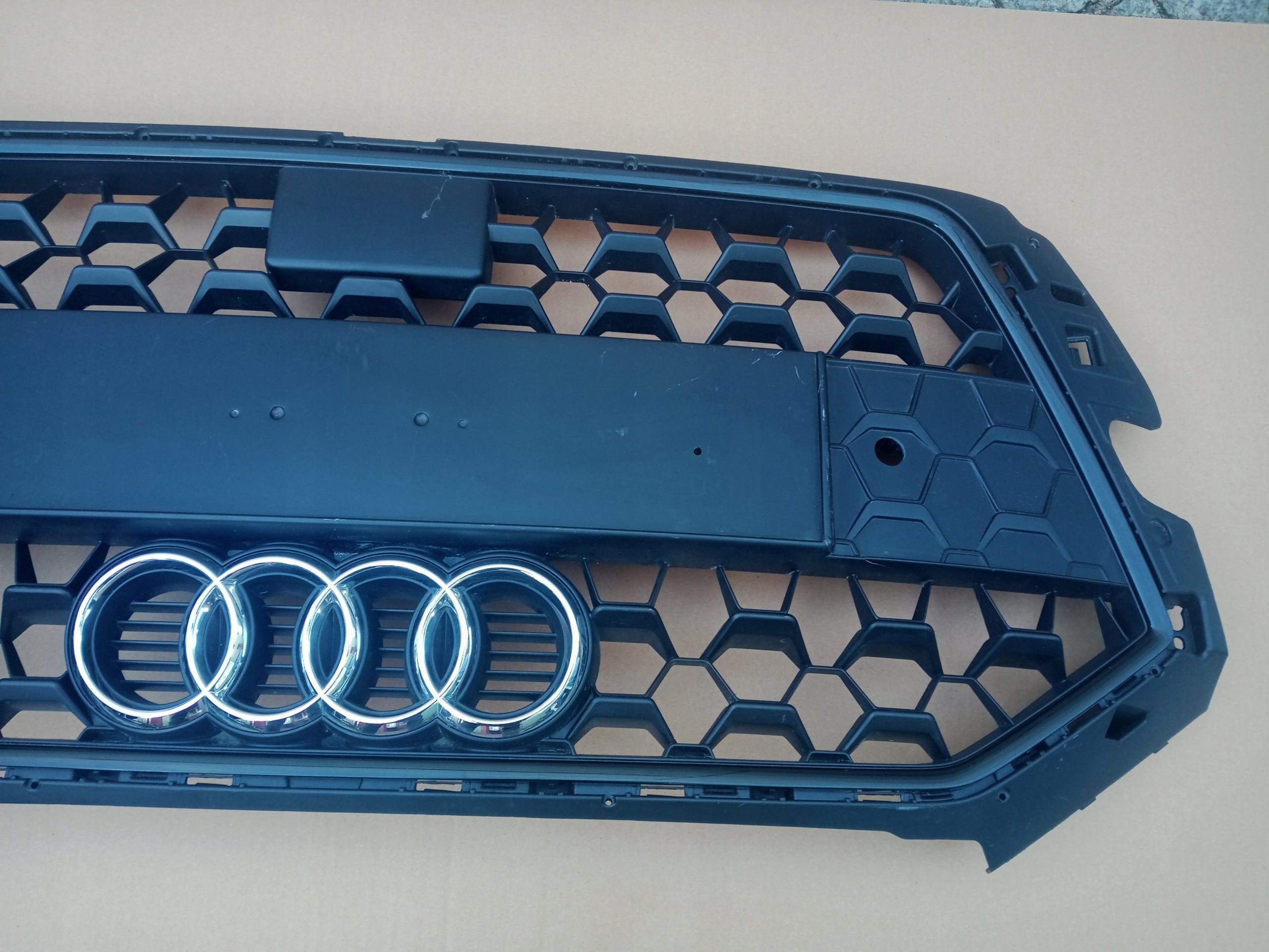 Kühlergrill Audi A8 A1 82A FRONTGRILL 82A853651B Kühlergitter