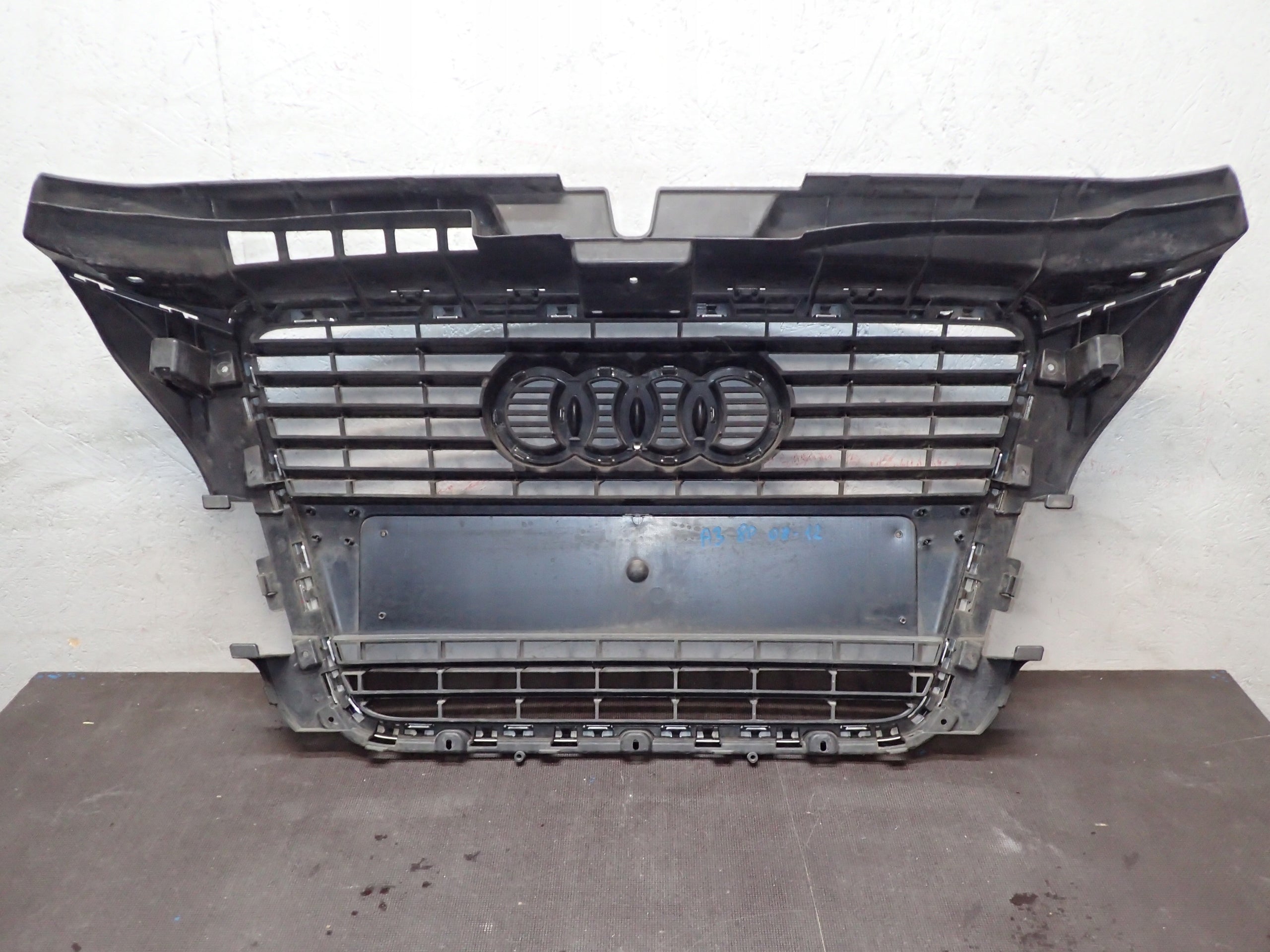 Kühlergrill Audi A3 8P FRONTGRILL 8P0853651Au Kühlergitter