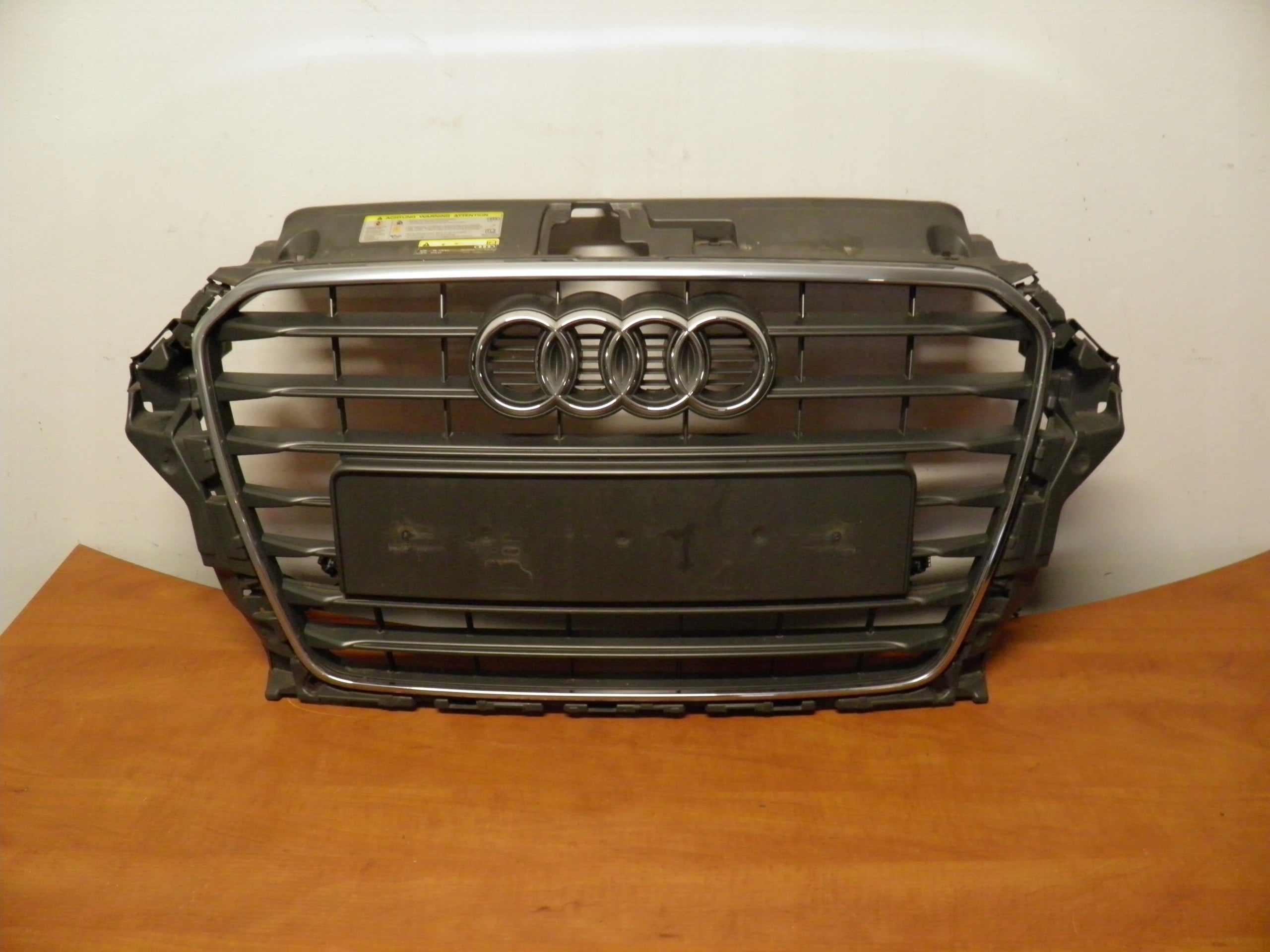  Kühlergrill Audi A3 8V FRONTGRILL 8V3853651at Kühlergitter product image