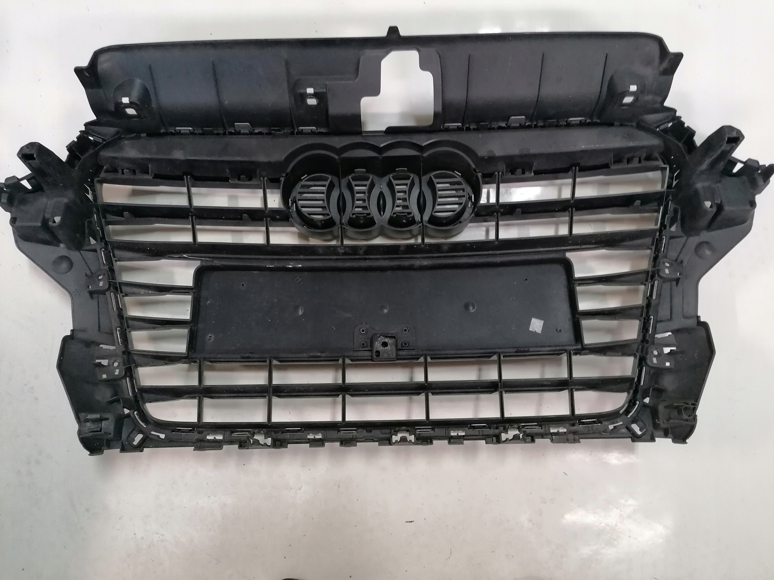 Kühlergrill Audi A3 8V FRONTGRILL 8V3853651 Kühlergitter