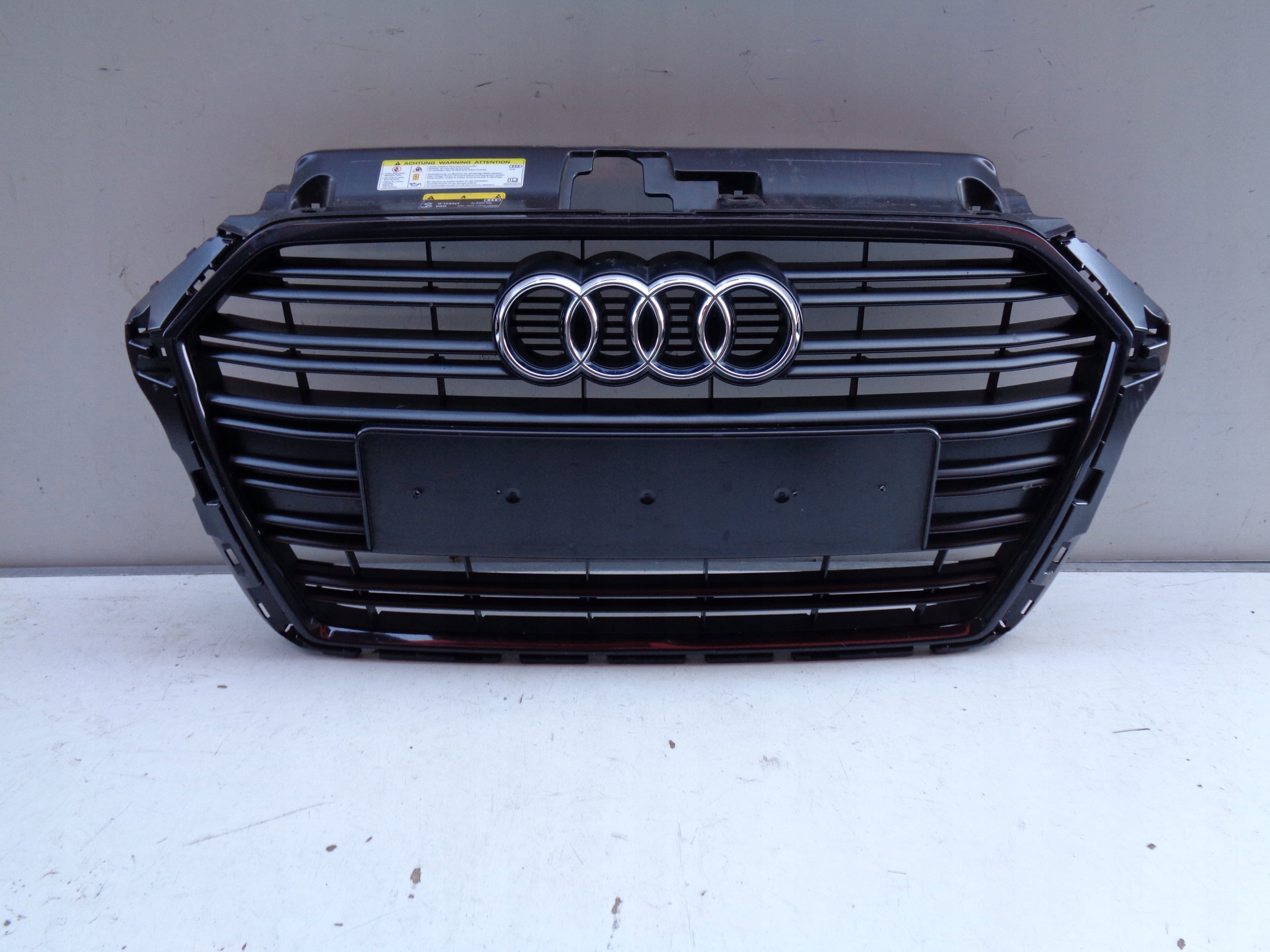  Kühlergrill Audi A3 8V 8V0 FRONTGRILL 8V3853651AA Kühlergitter product image