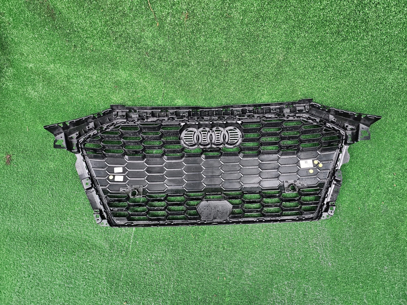 Kühlergrill Audi A3 8V FRONTGRILL 8Y0853651A Kühlergitter