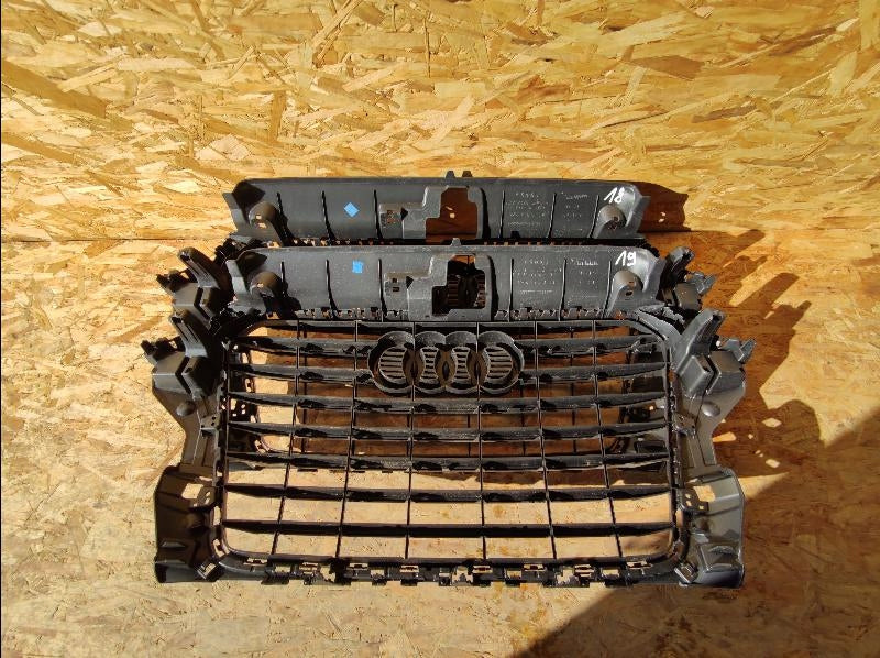 Kühlergrill Audi A3 FRONTGRILL 8V5853651BA Kühlergitter