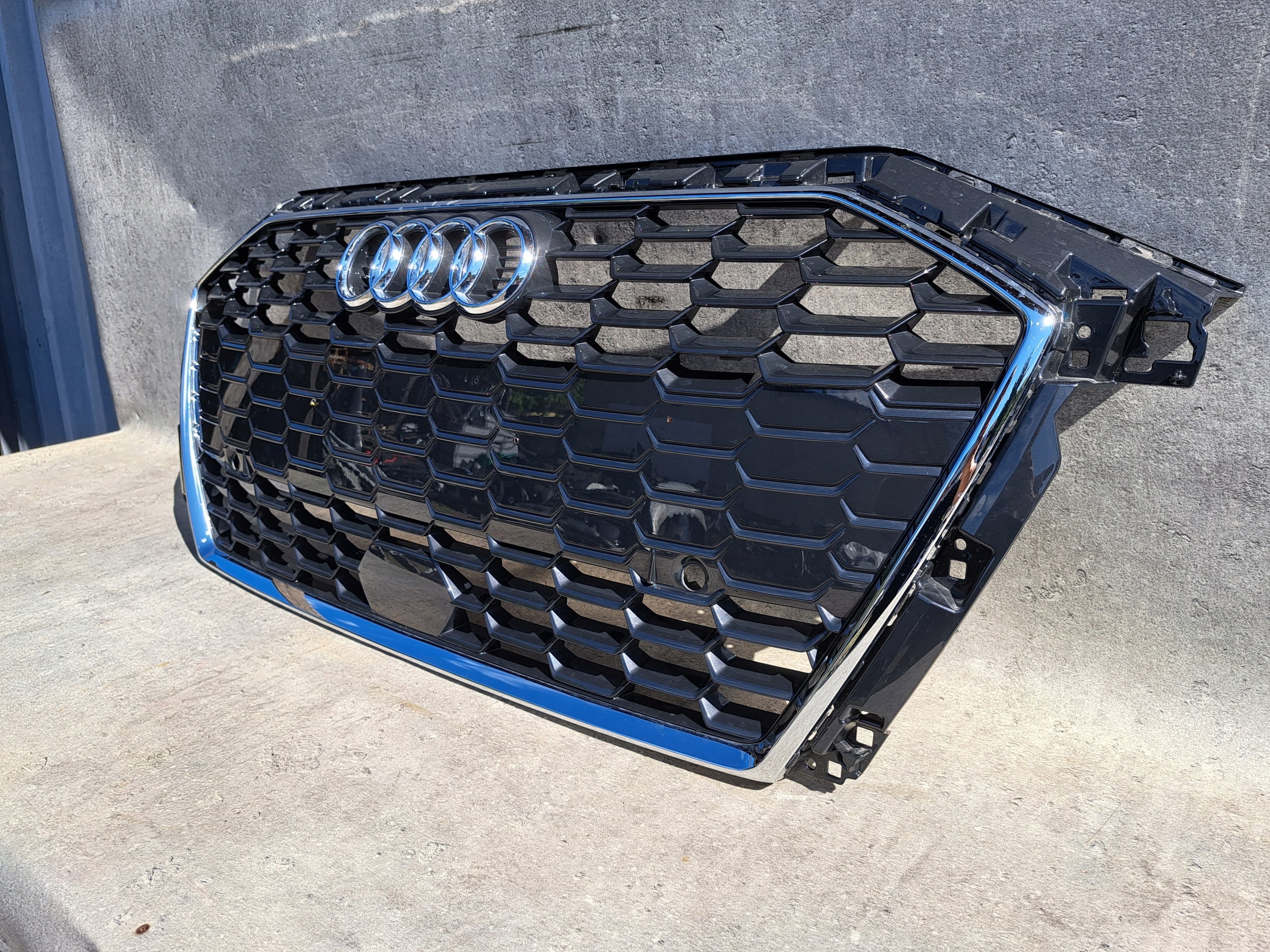 Kühlergrill Audi A3 8Y FRONTGRILL 8Y0853651AU Kühlergitter