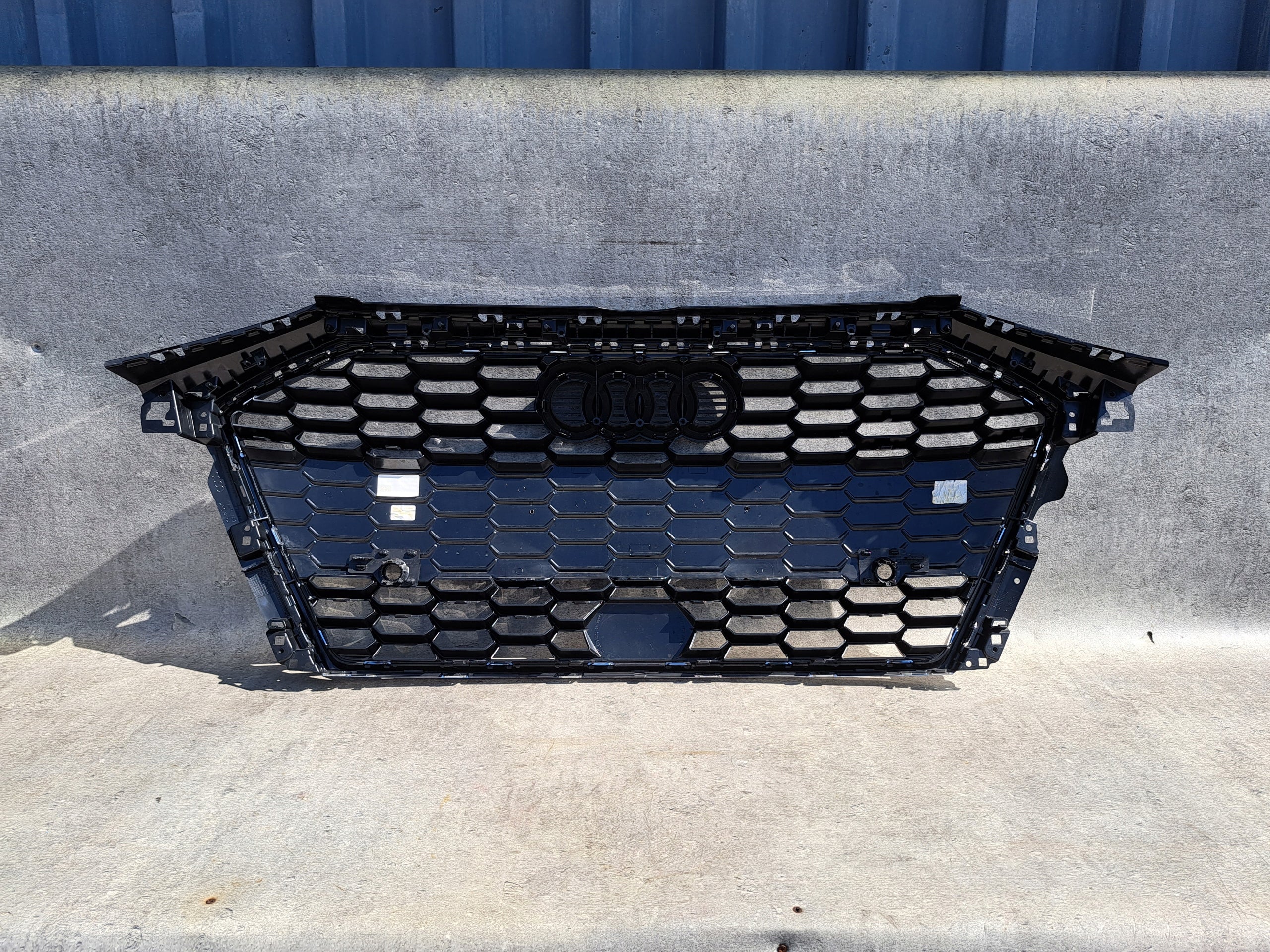 Kühlergrill Audi A3 8Y FRONTGRILL 8Y0853651AU Kühlergitter