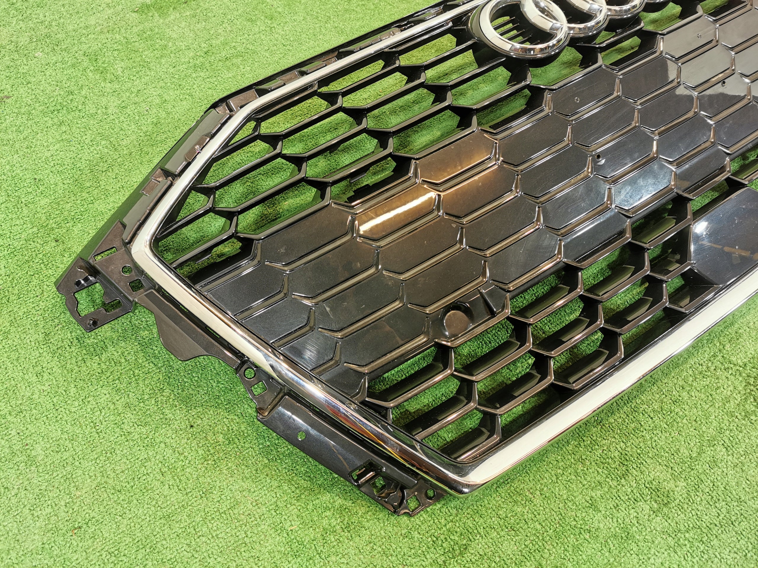 Kühlergrill Audi A3 8Y0 FRONTGRILL 8Y0853651A Kühlergitter