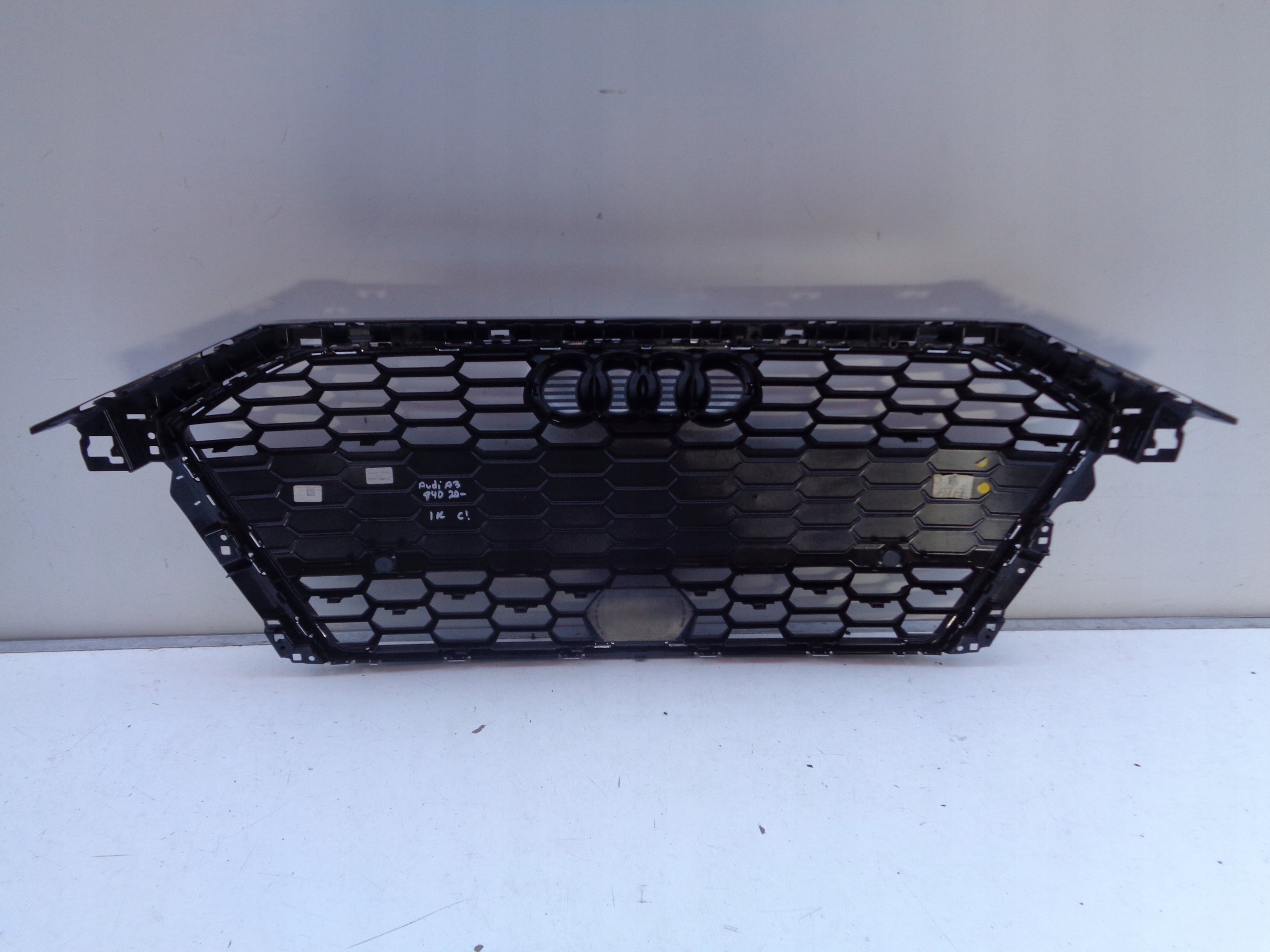 Kühlergrill Audi A3 8Y FRONTGRILL 8Y0853651A Kühlergitter