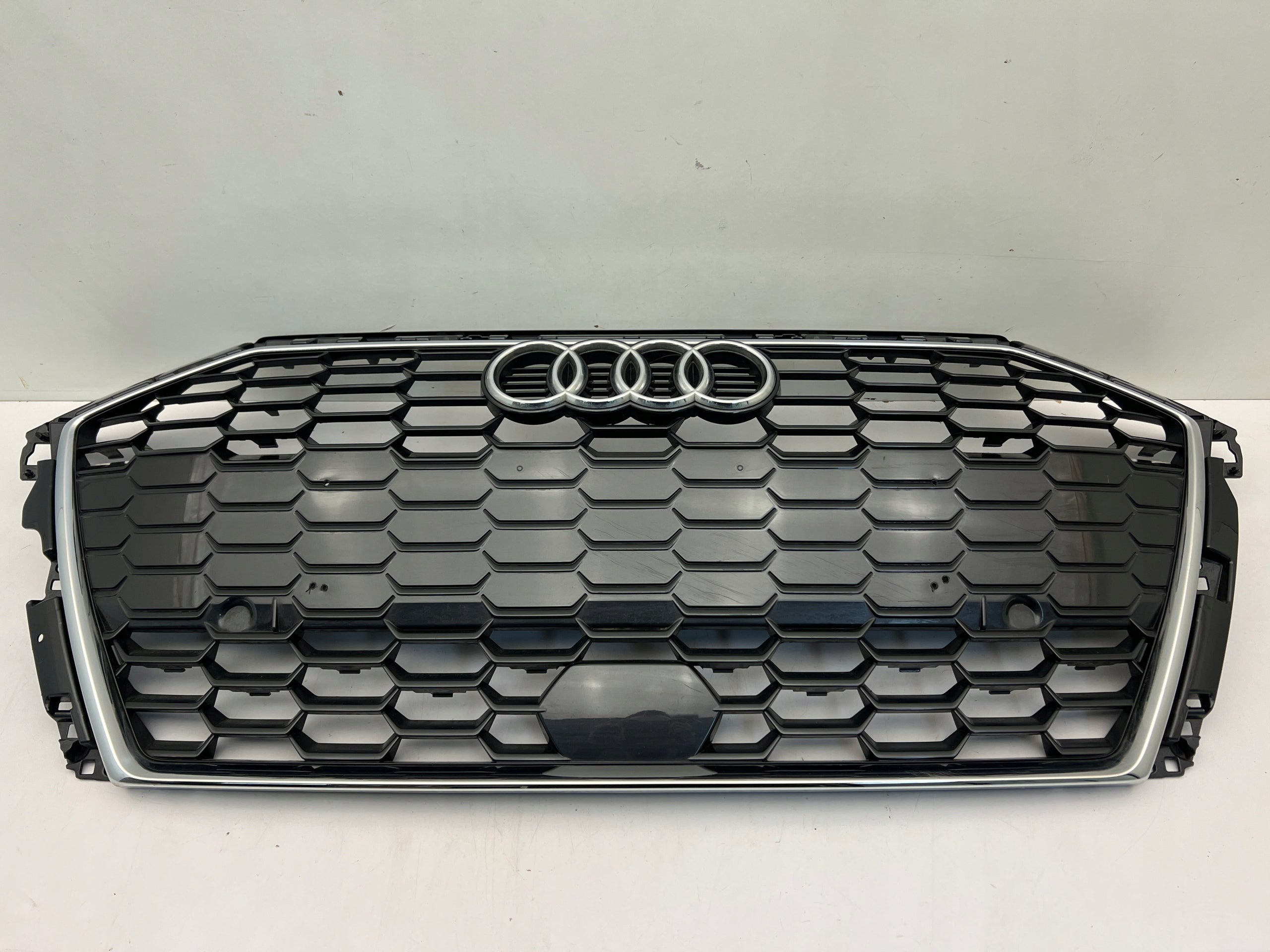 Kühlergrill Audi A3 FRONTGRILL 8Y0853651A Kühlergitter