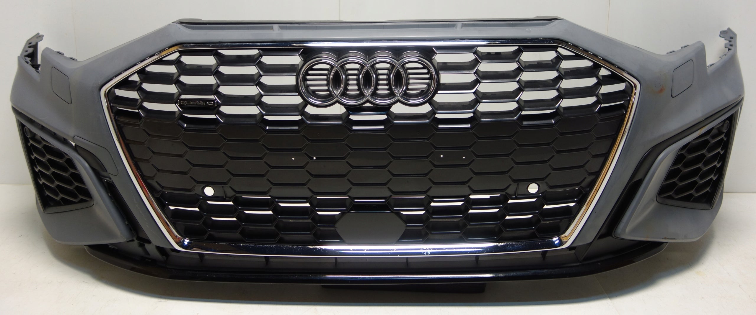 Kühlergrill Audi A3 FRONTGRILL 8Y0853651BP Kühlergitter