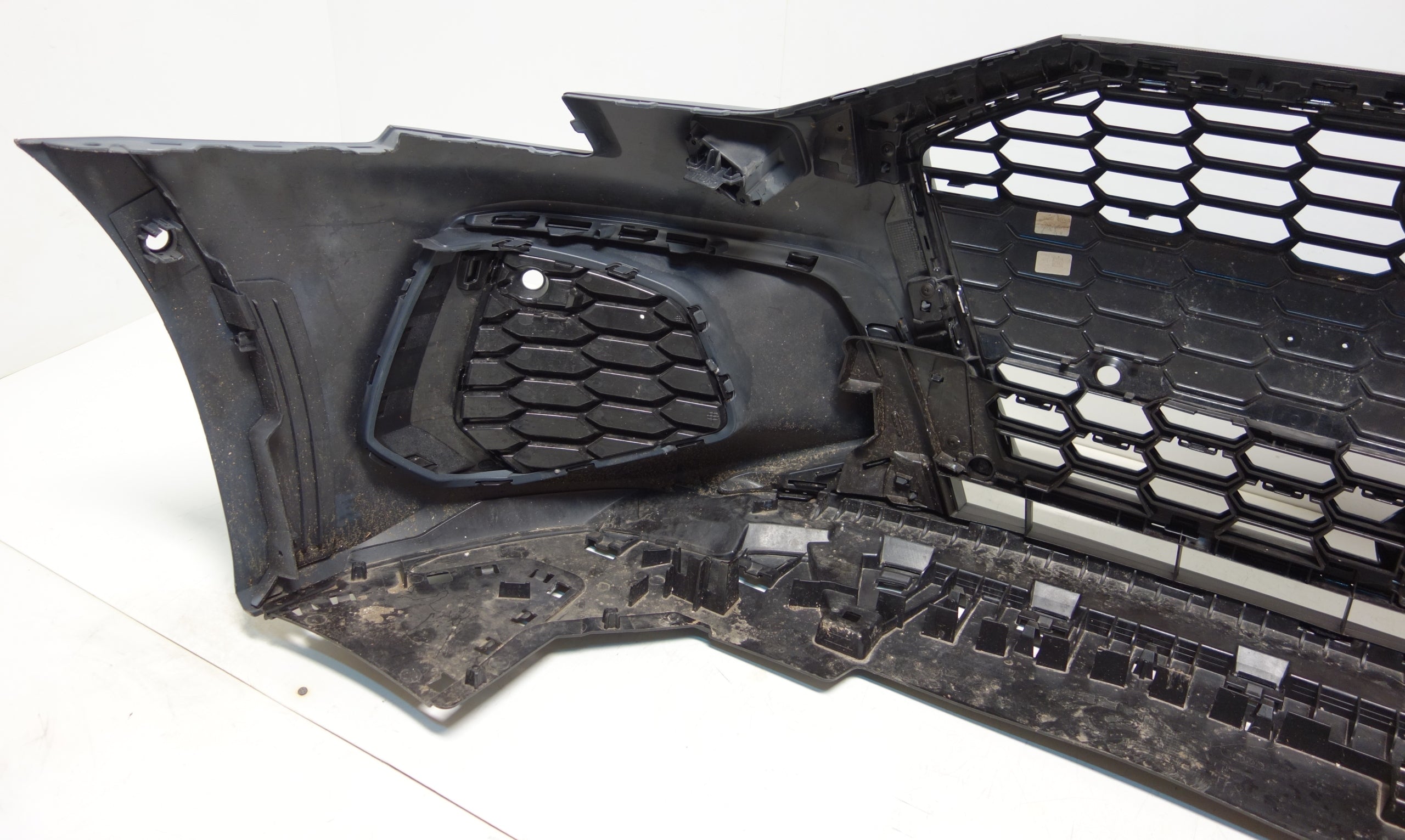 Kühlergrill Audi A3 FRONTGRILL 8Y0853651BP Kühlergitter