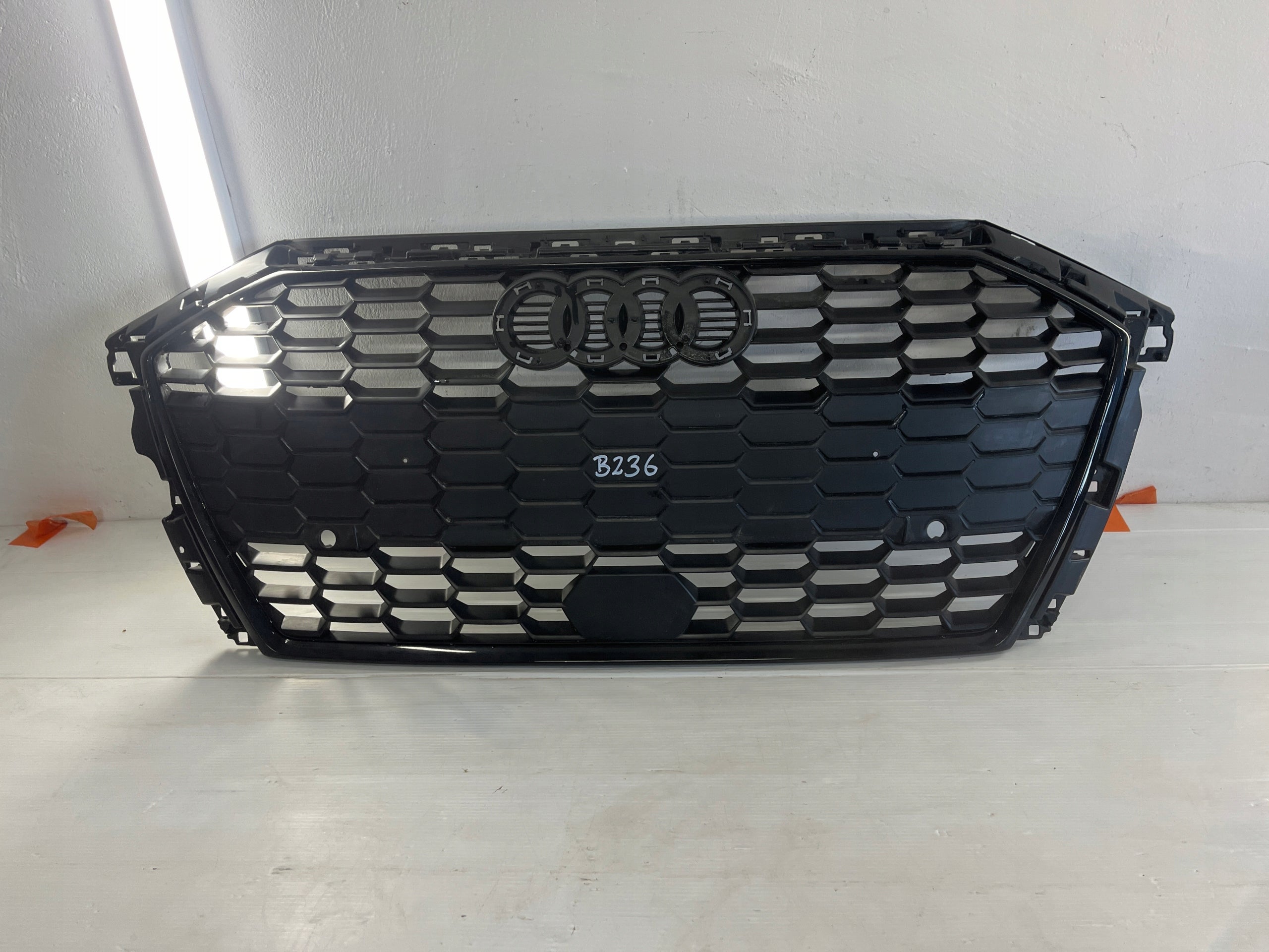 Kühlergrill Audi A3 8Y FRONTGRILL 8Y0853651B Kühlergitter