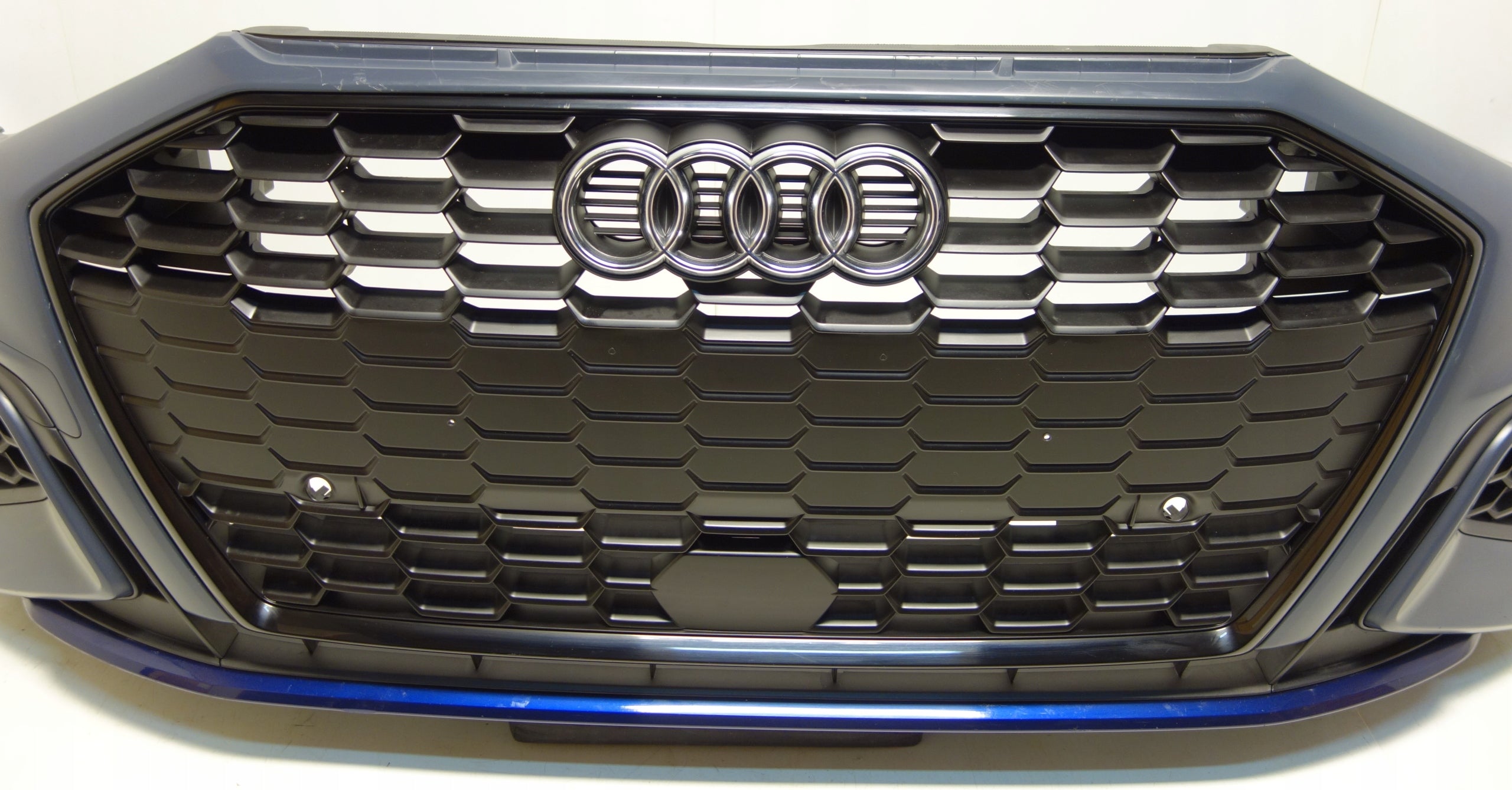 Kühlergrill Audi A3 FRONTGRILL 8Y0853651BP Kühlergitter