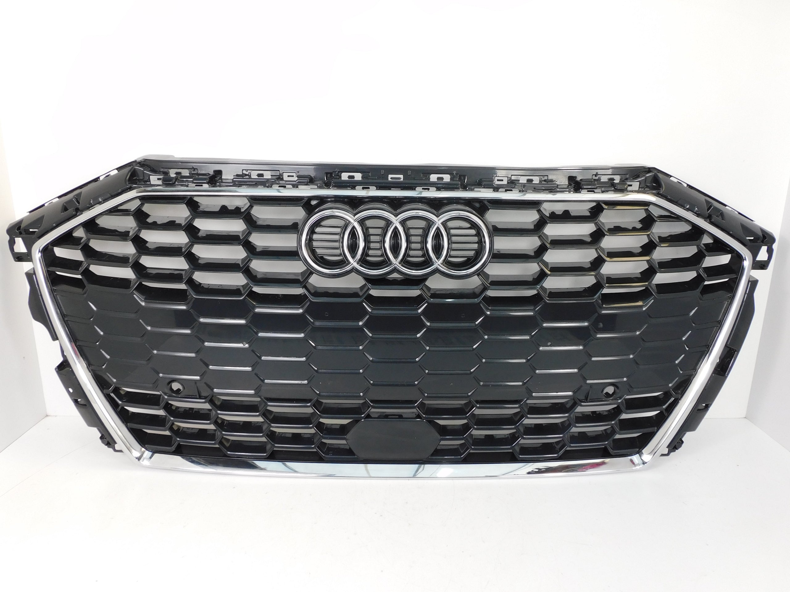 Kühlergrill Audi A3 8Y FRONTGRILL 8Y0853651B8 Kühlergitter