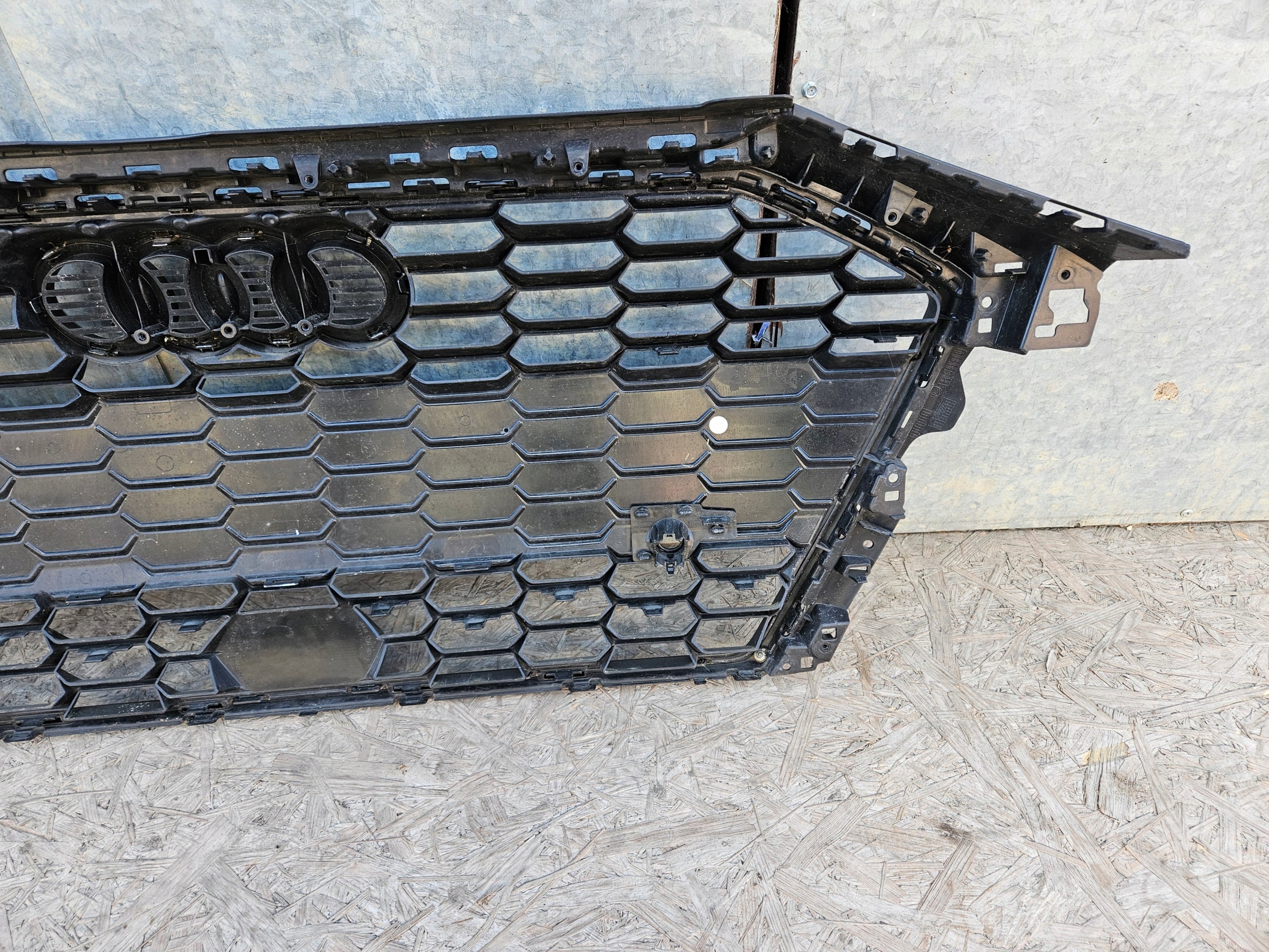 Kühlergrill Audi A3 8Y0 FRONTGRILL 8Y0853651B8 Kühlergitter