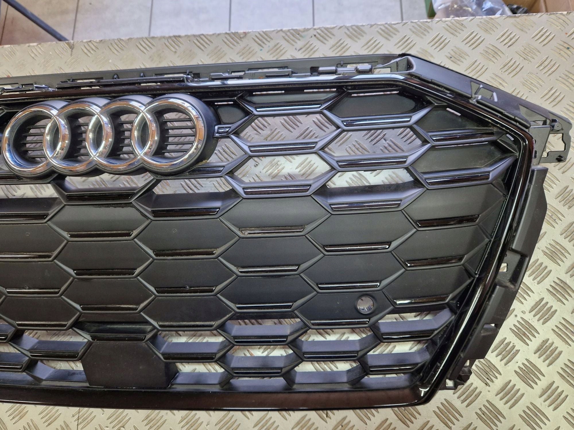 Kühlergrill Audi A3 8Y0 FRONTGRILL 8Y0853651B Kühlergitter