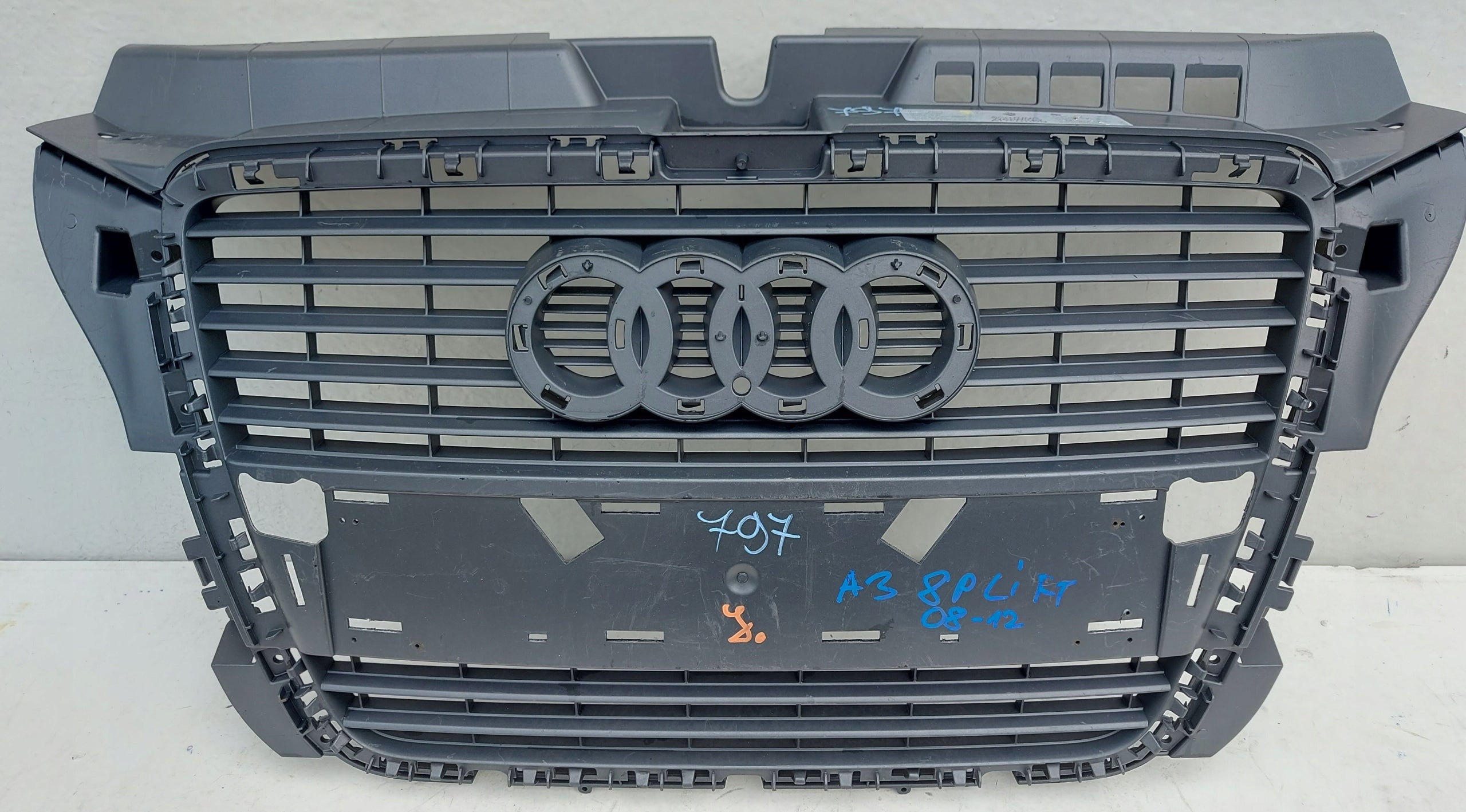 Kühlergrill Audi A3 8P FRONTGRILL 8p0853651hk Kühlergitter