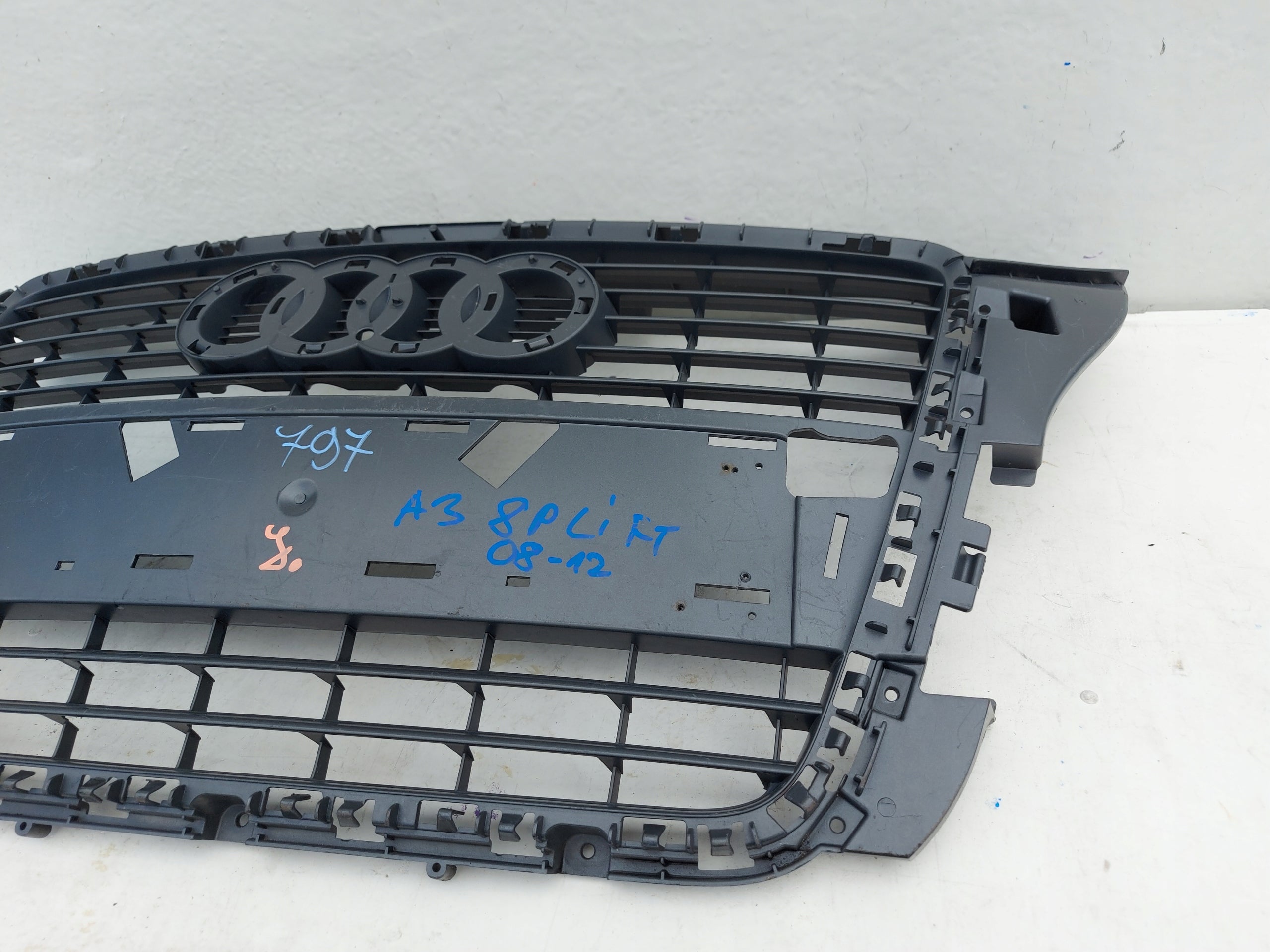 Kühlergrill Audi A3 8P FRONTGRILL 8p0853651hk Kühlergitter