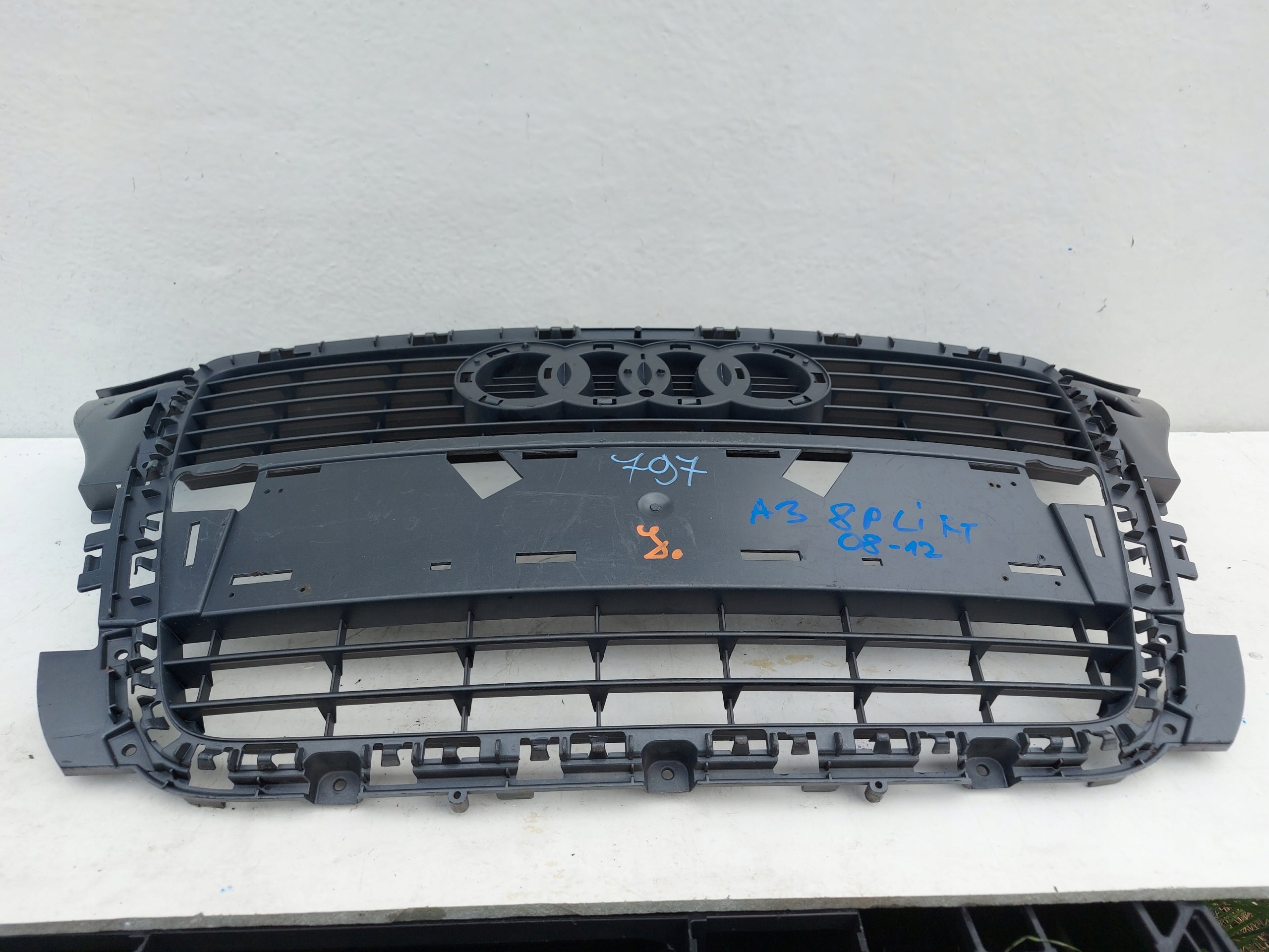 Kühlergrill Audi A3 8P FRONTGRILL 8p0853651hk Kühlergitter