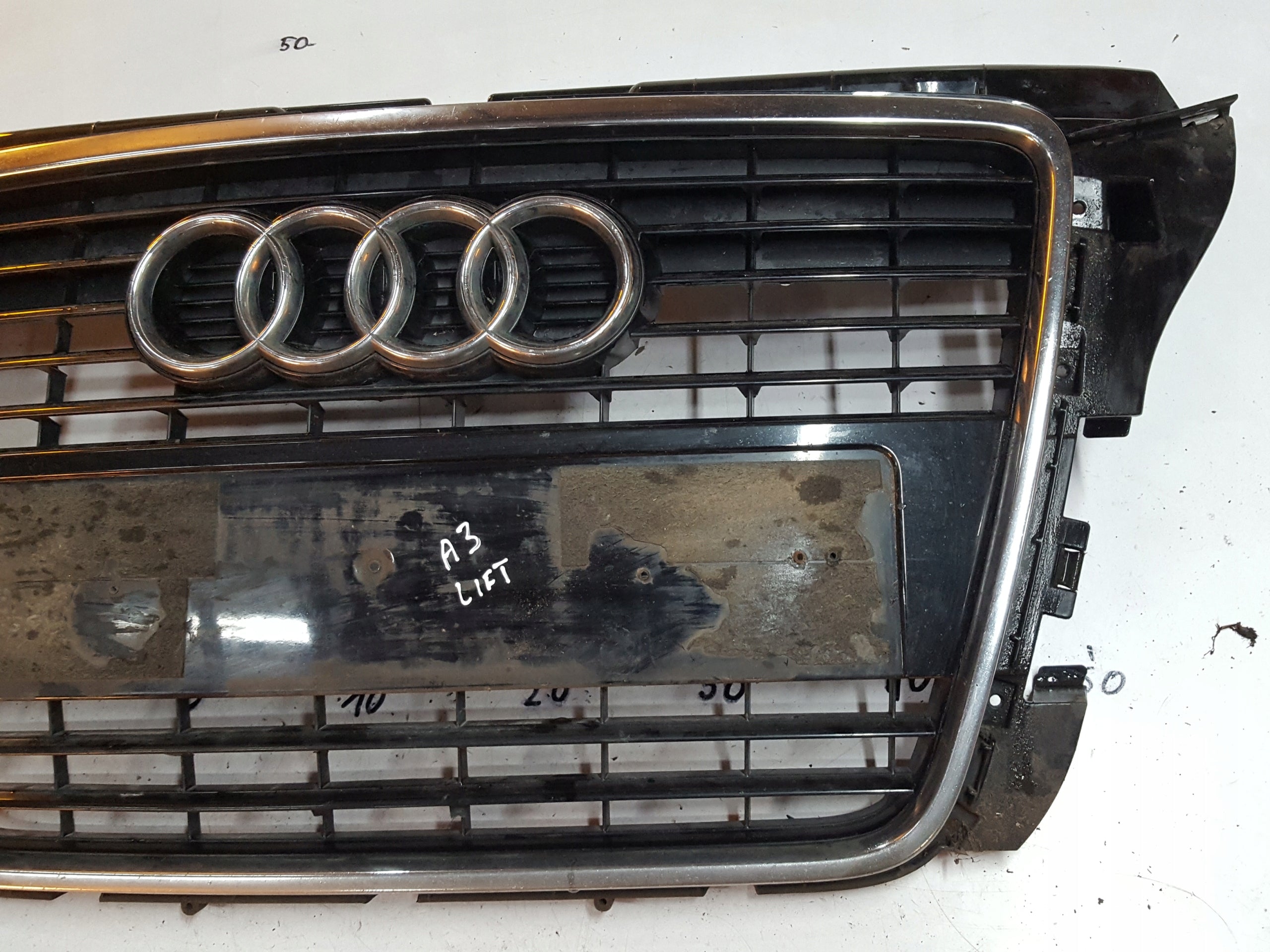 Kühlergrill Audi A3 8P FRONTGRILL 8P0853037 Kühlergitter