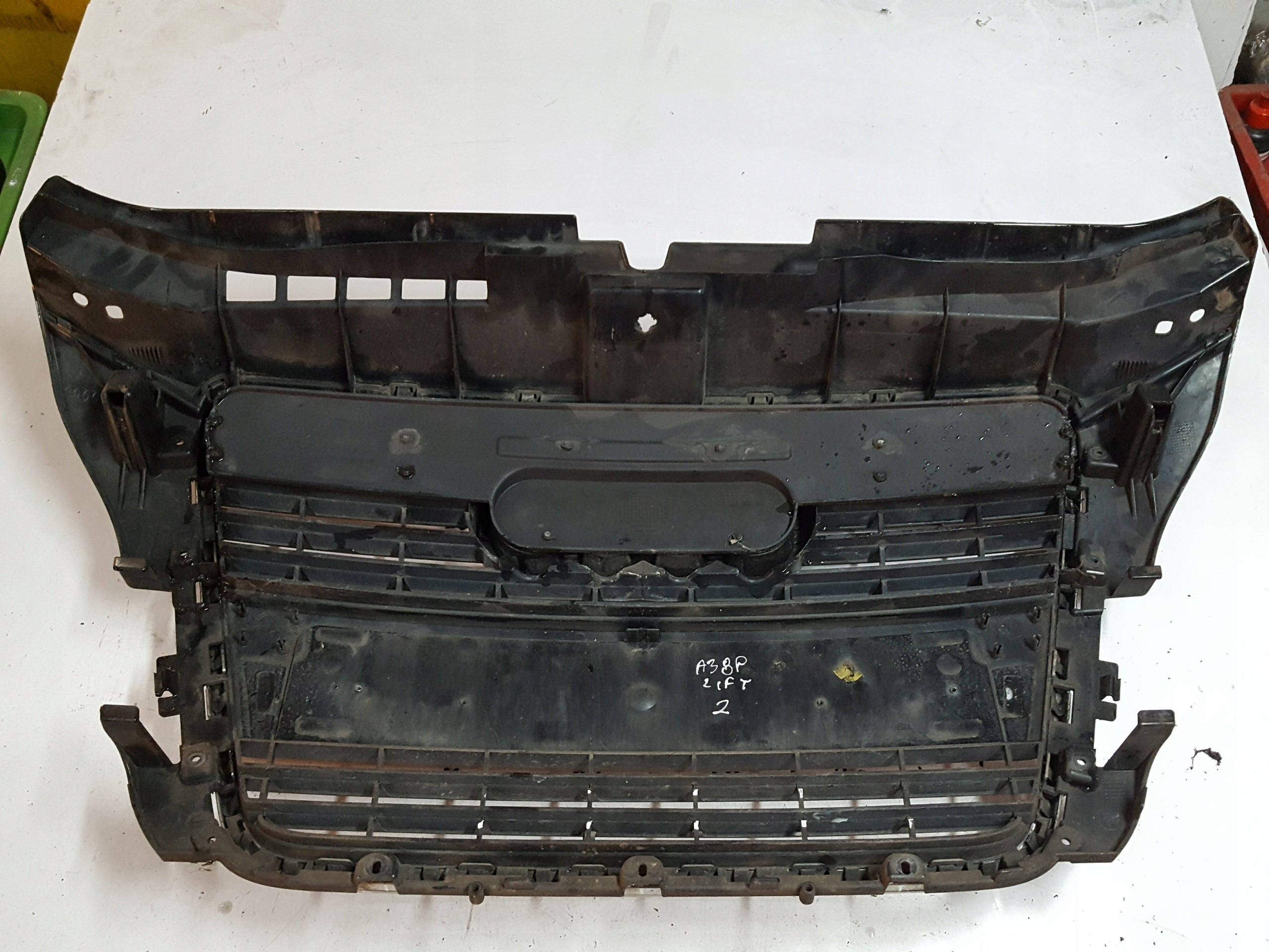 Kühlergrill Audi A3 8P FRONTGRILL 8P0853037 Kühlergitter