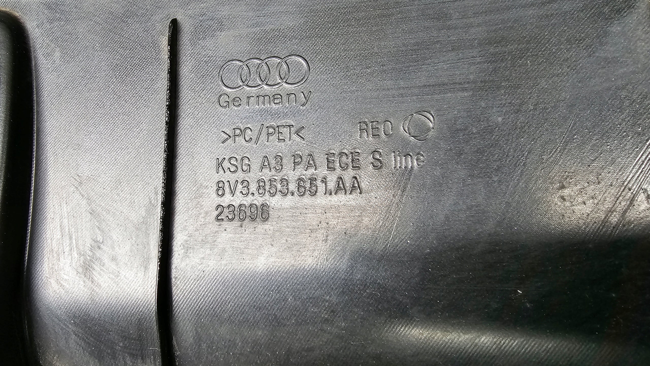 Kühlergrill Audi A3 FRONTGRILL 8V3853651AA Kühlergitter