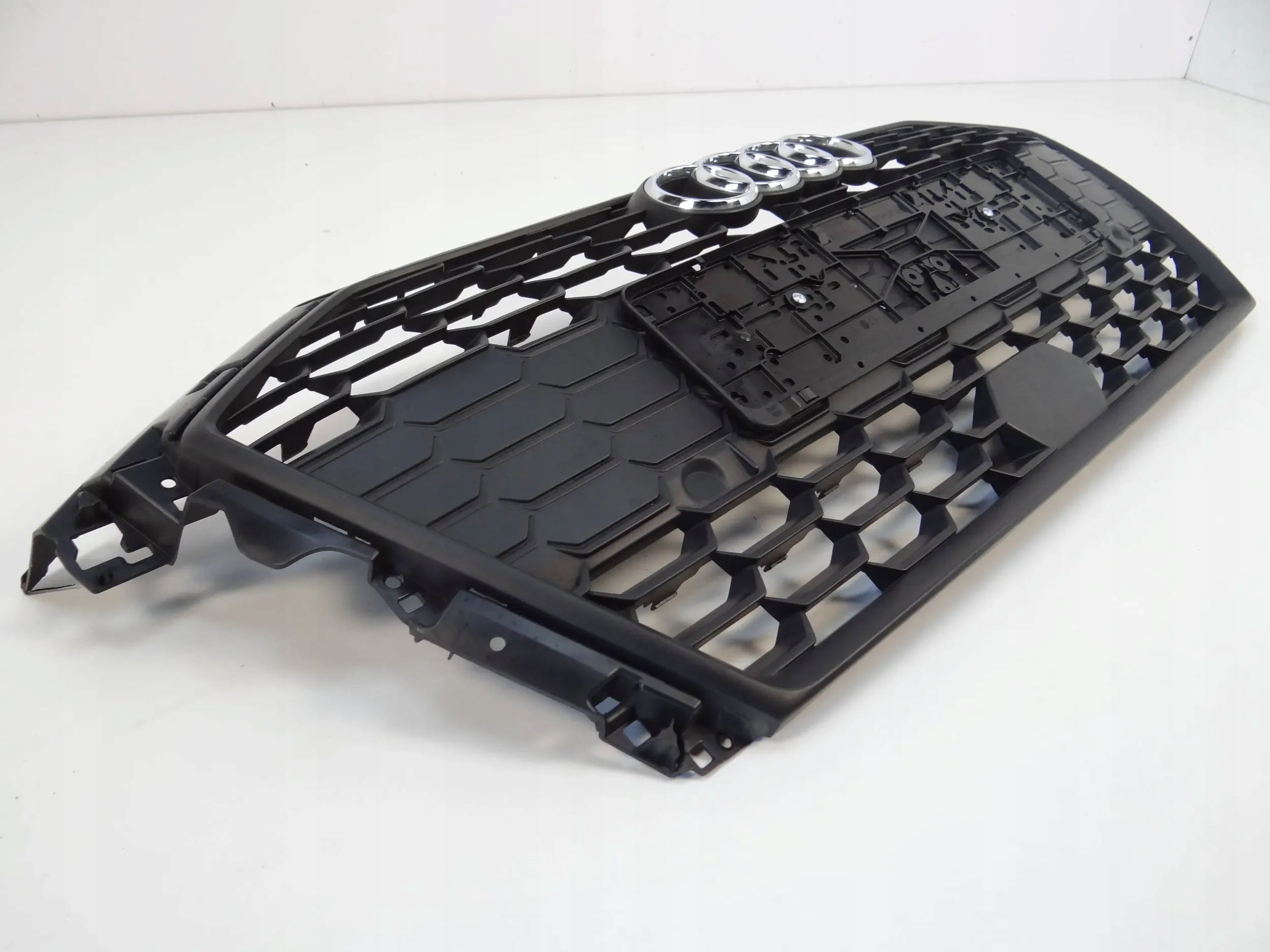 Kühlergrill Audi A3 FRONTGRILL 8Y08536518Y Kühlergitter