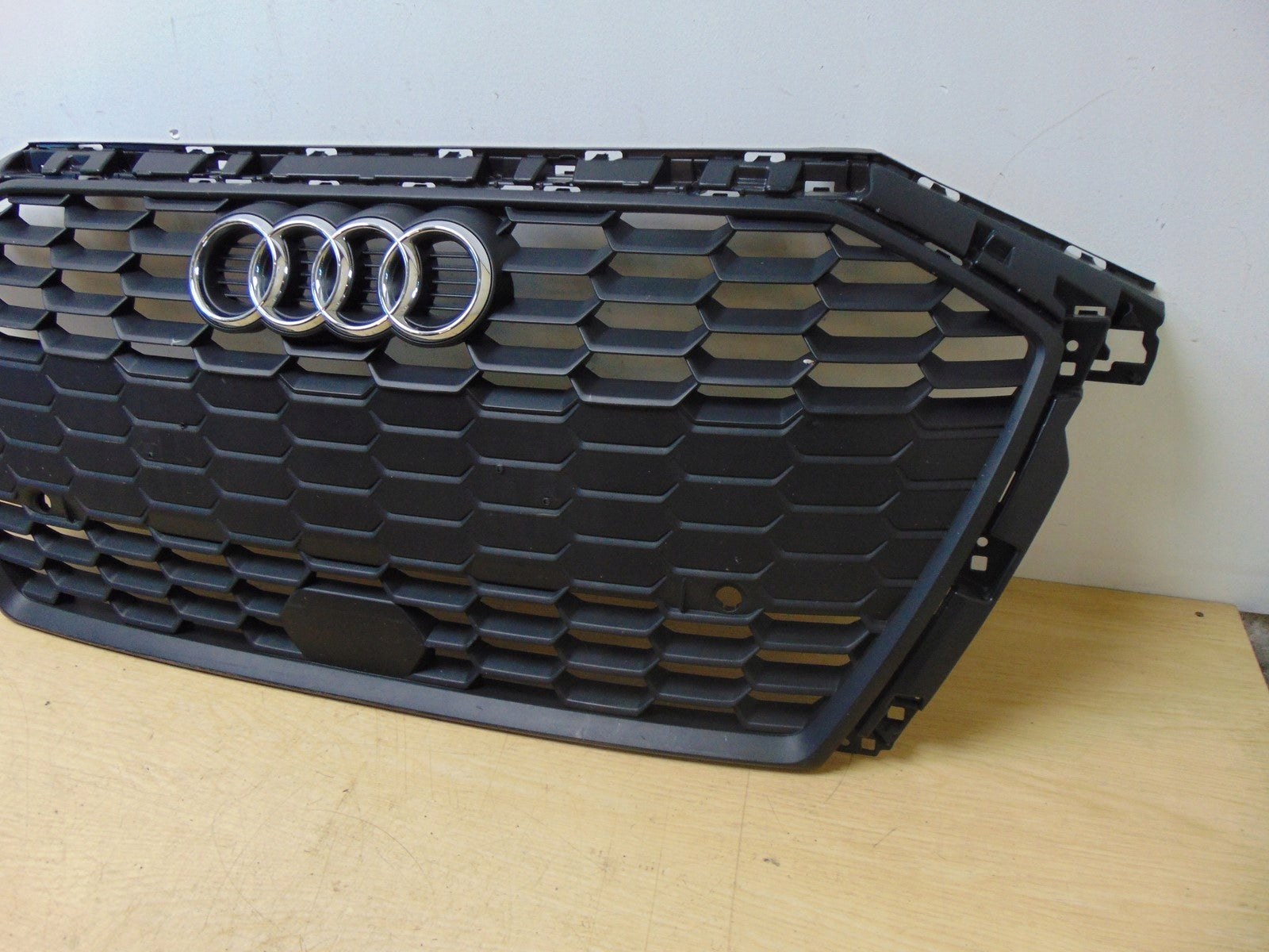 Kühlergrill Audi A3 8Y FRONTGRILL 8Y0853651ST Kühlergitter