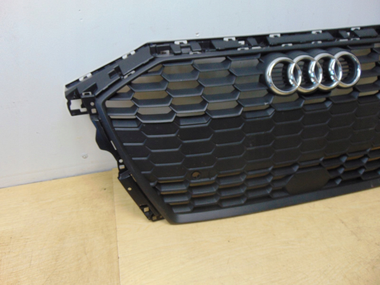 Kühlergrill Audi A3 8Y FRONTGRILL 8Y0853651ST Kühlergitter