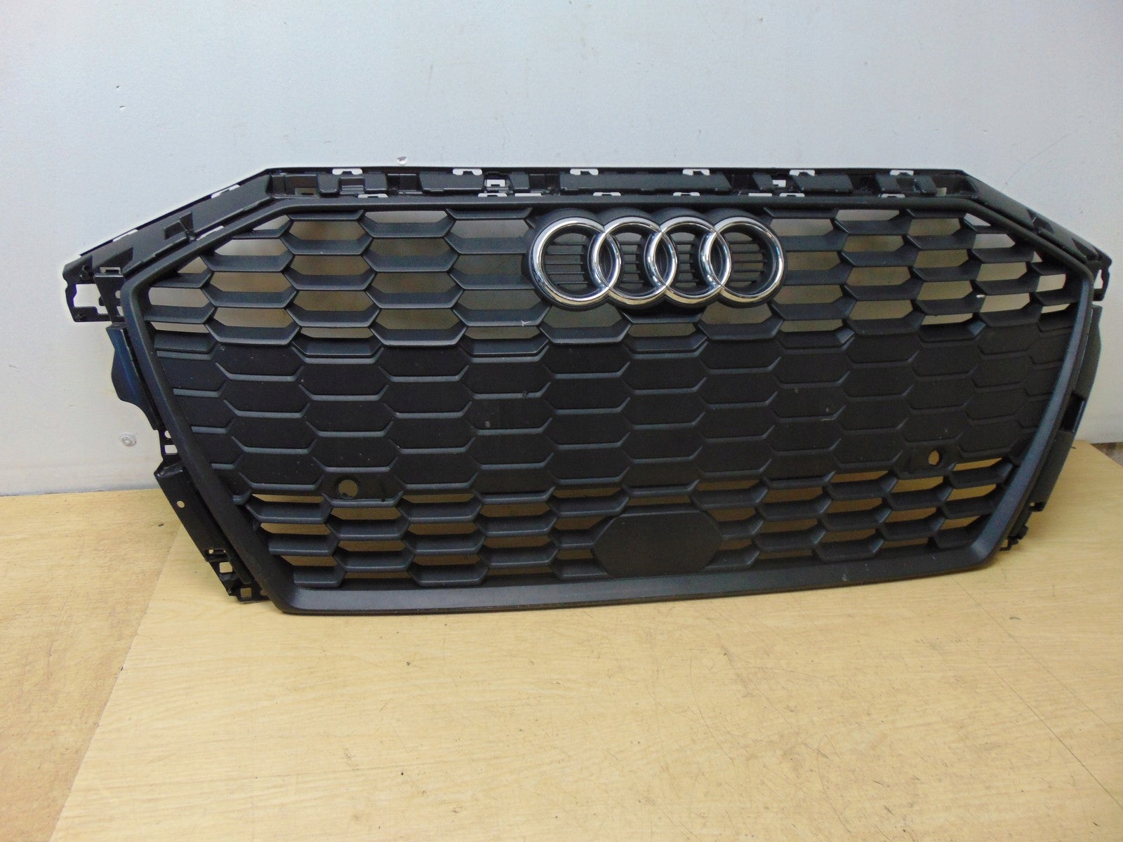 Kühlergrill Audi A3 8Y FRONTGRILL 8Y0853651ST Kühlergitter